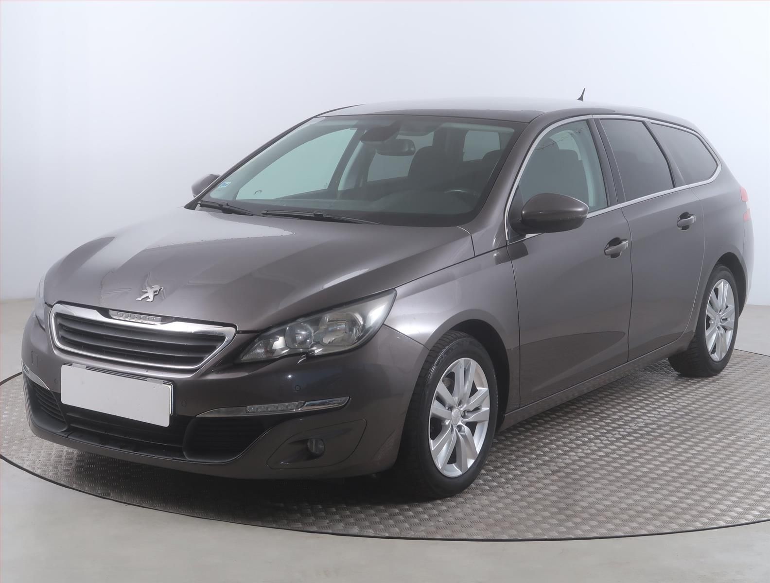 Peugeot 308, 1.6 BlueHDi, Style, Serv.kniha - fotka 2