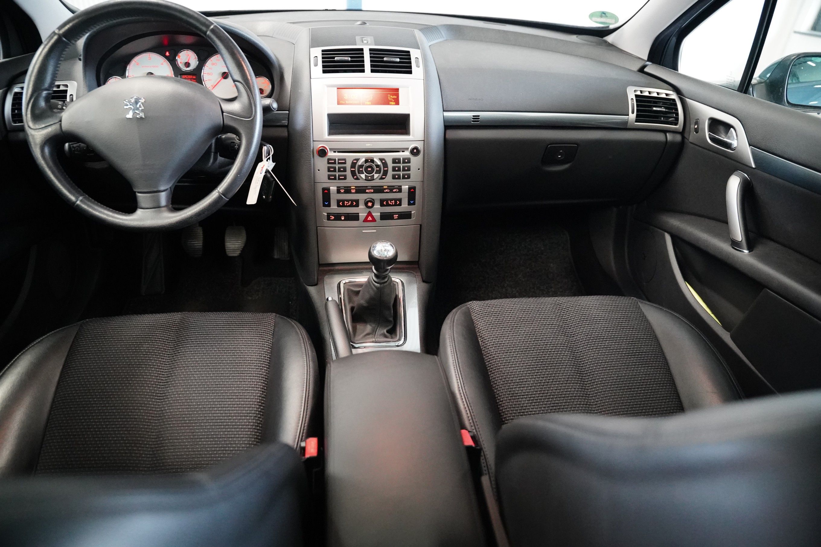 Peugeot 407, 2.2 HDi 125 kW - fotka 5
