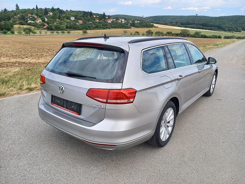 Volkswagen Passat, 2.0TDi 110kW,DSG,Navi,serviska - fotka 3