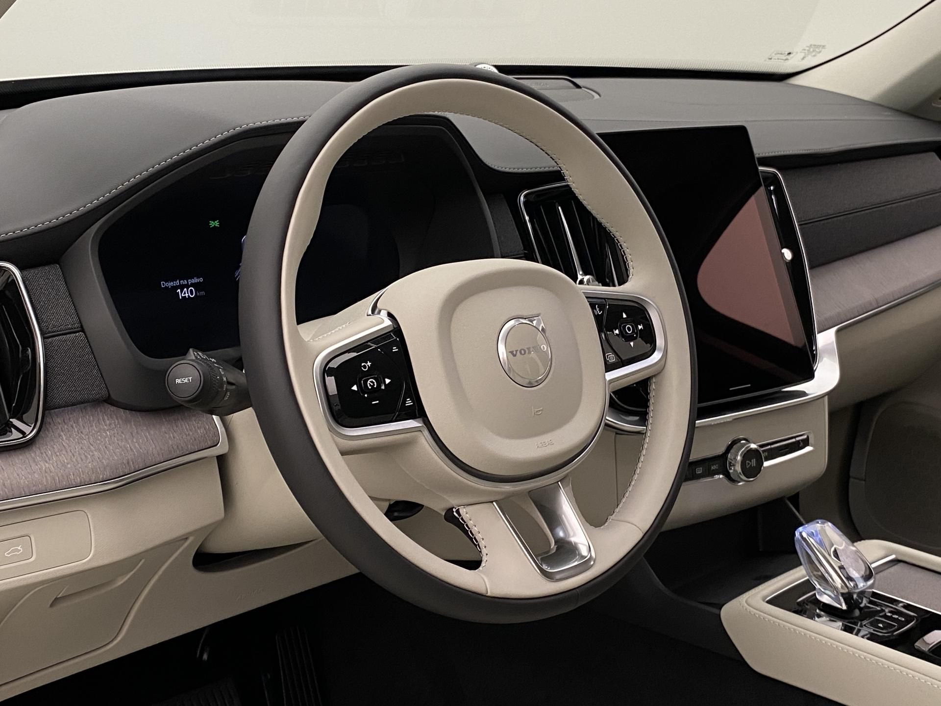 Volvo XC90, B5 AWD AUT BRIGHT PLUS 7míst - fotka 4