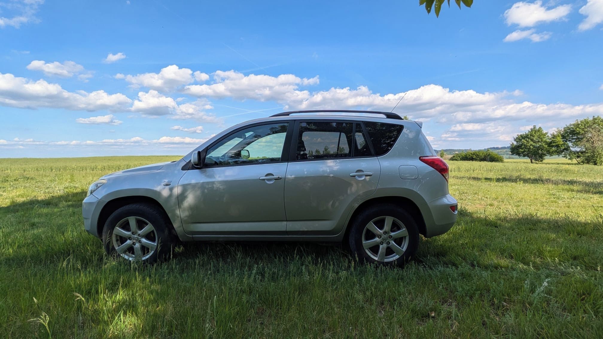 Toyota Rav4, nová STK, tažné zařízení - fotka 2