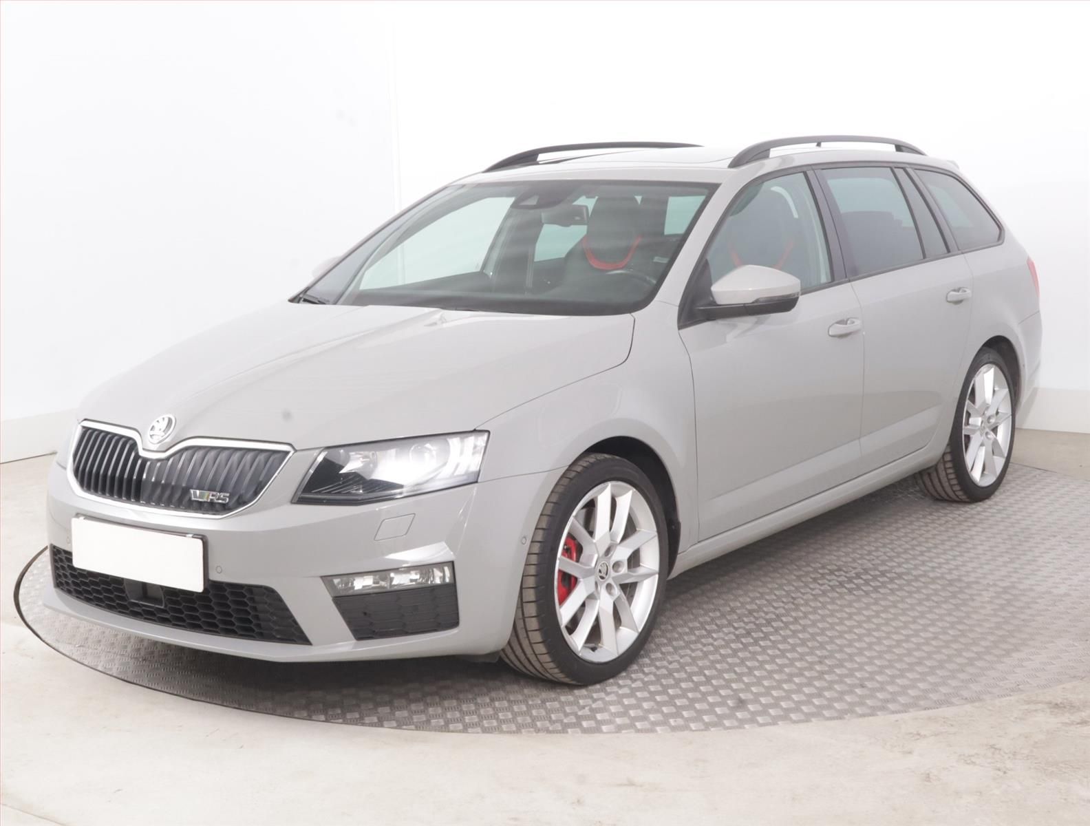 Škoda Octavia, RS 2.0 TSI, Automat - fotka 2