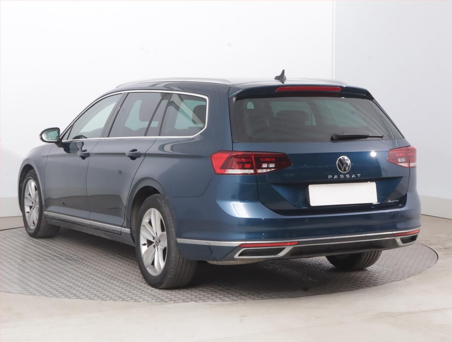 Volkswagen Passat, 2.0 TDI, Elegance, 4X4 - fotka 4