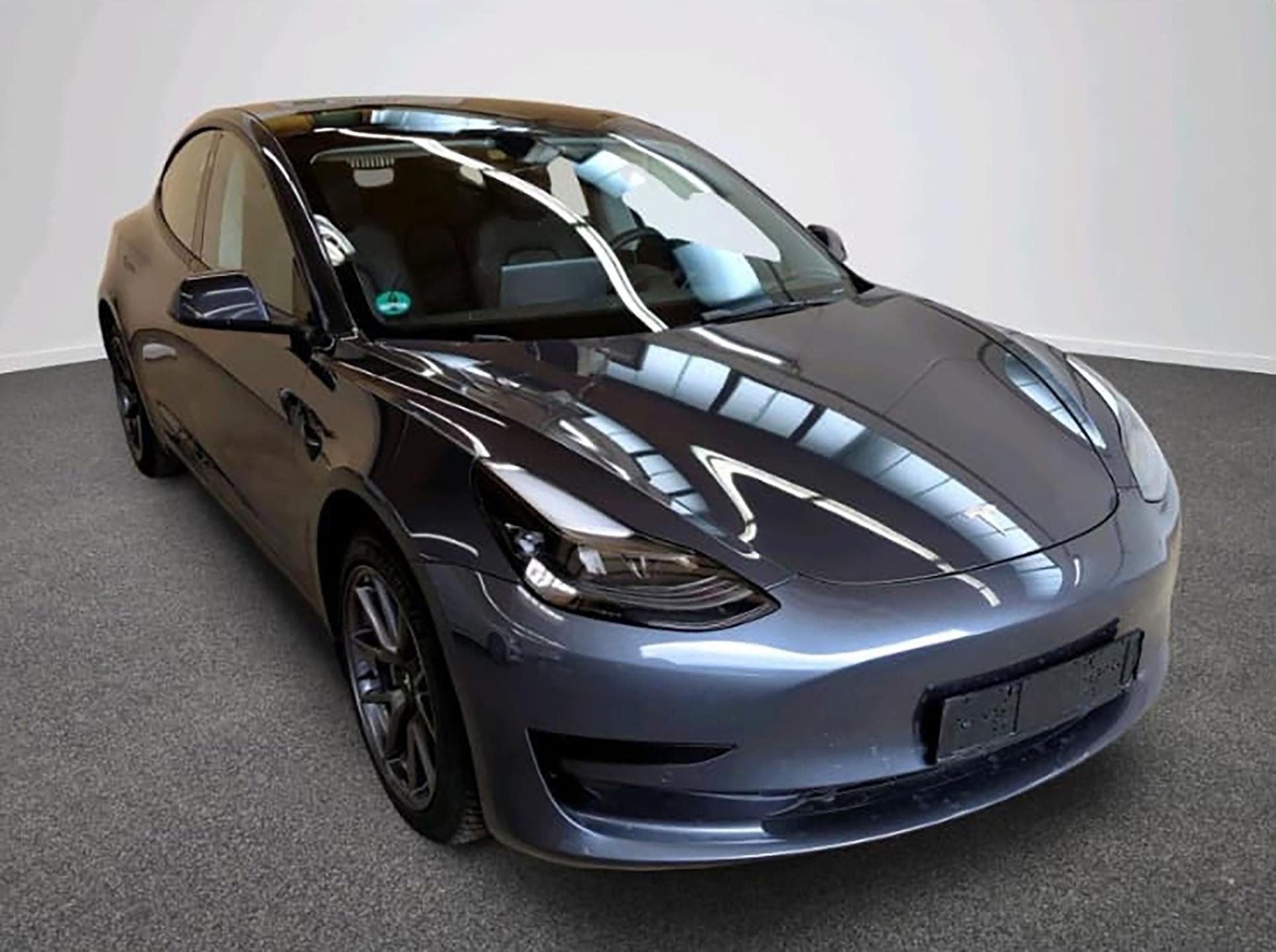 Tesla Model 3, AMD Ryzen, LFP baterie - fotka 4