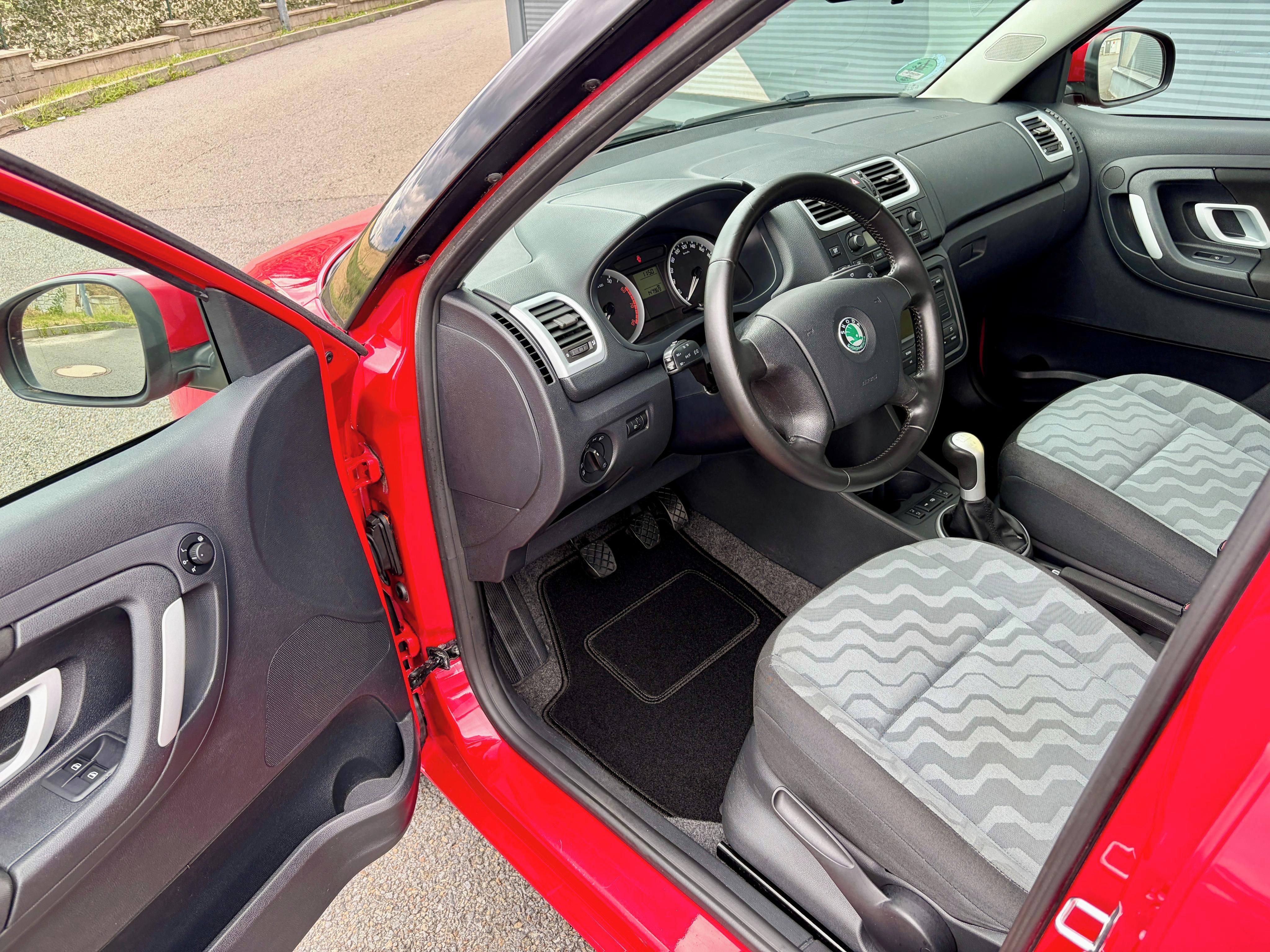 Škoda Fabia, 1.6i 77kW VÝHŘEV Senzory KLIMA - fotka 5