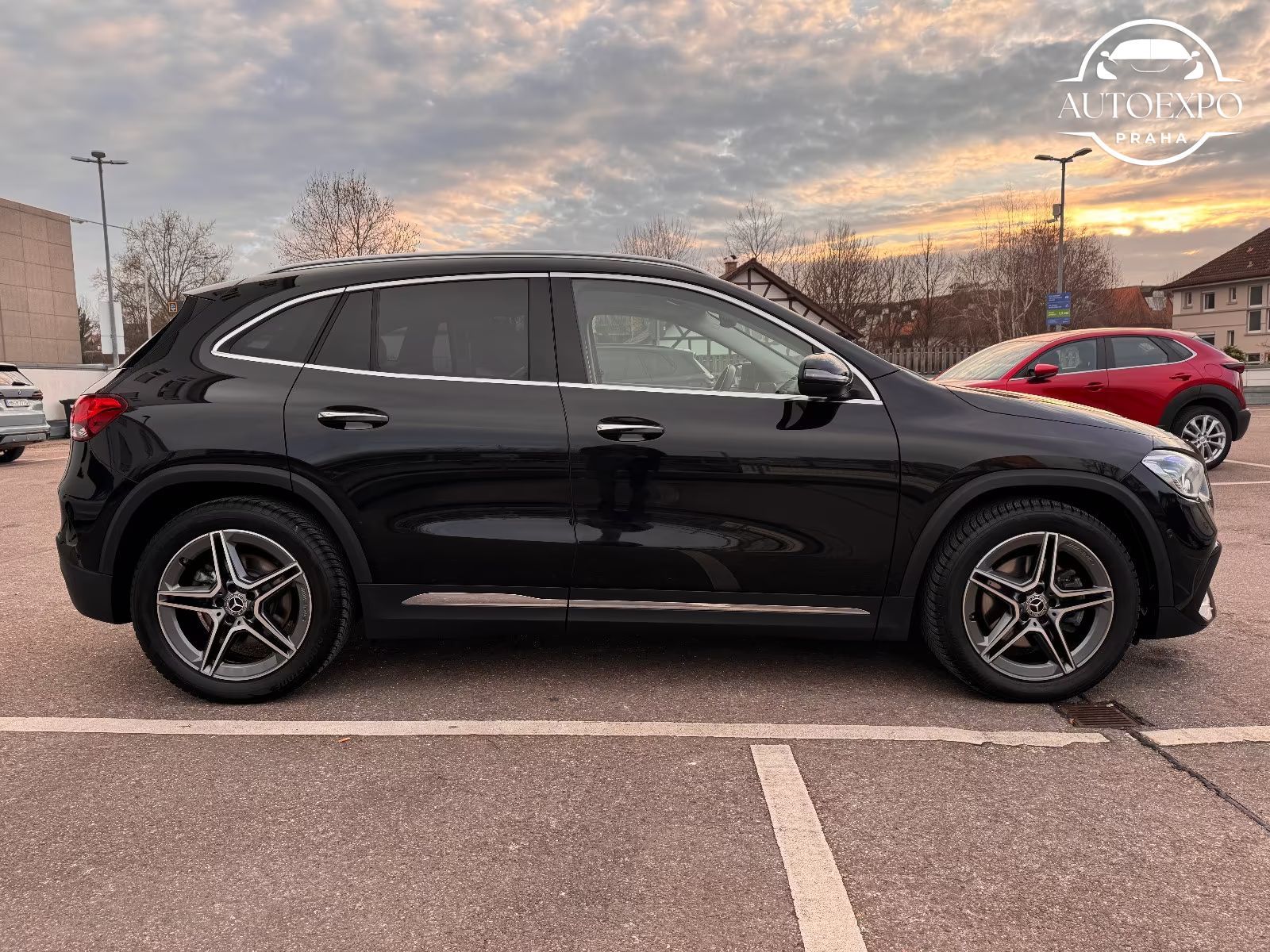 Mercedes-Benz GLA, 220d 4Matic AMG LINE*PANORAMA - fotka 3