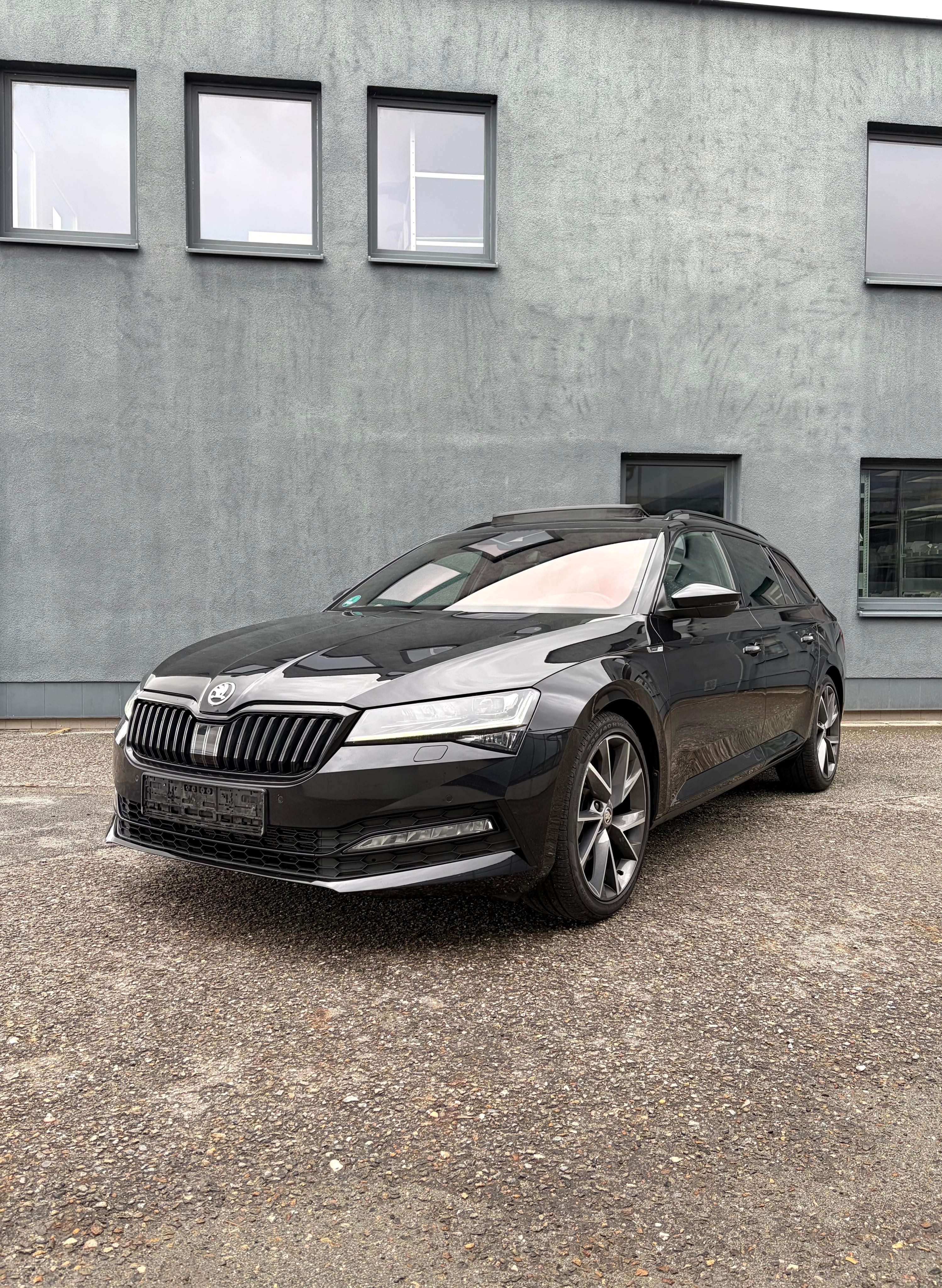 Škoda Superb, 2.0TSI 140kw SPORTLINE - fotka 2