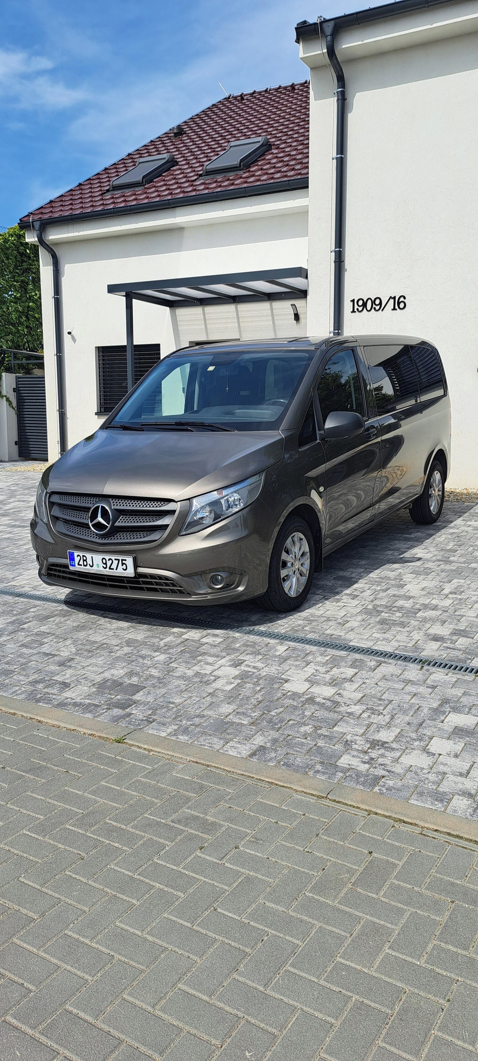 Mercedes-Benz Vito, Mercedes Vito Tourer
