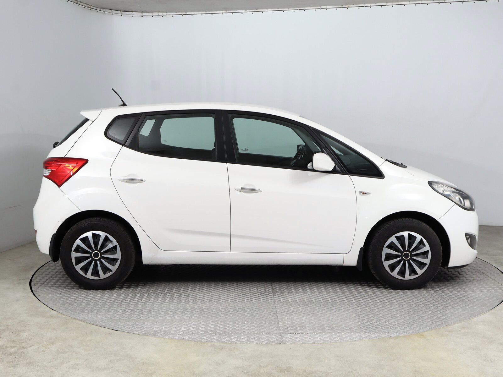 Hyundai ix20, 1.4 CRDi, Serv.kniha - fotka 6
