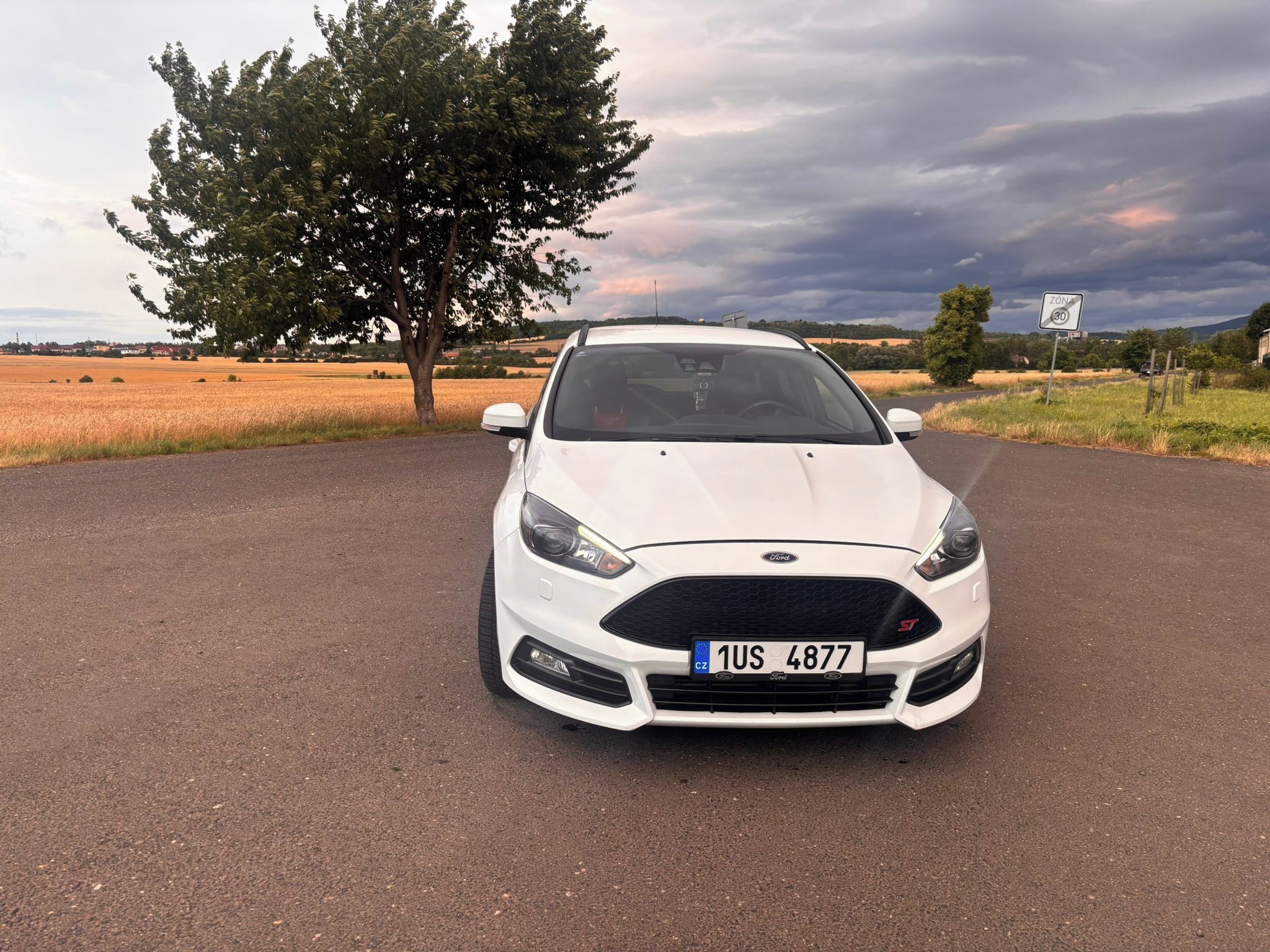 Ford Focus, ST 250 * LED MATRIX * RECARO * - fotka 3