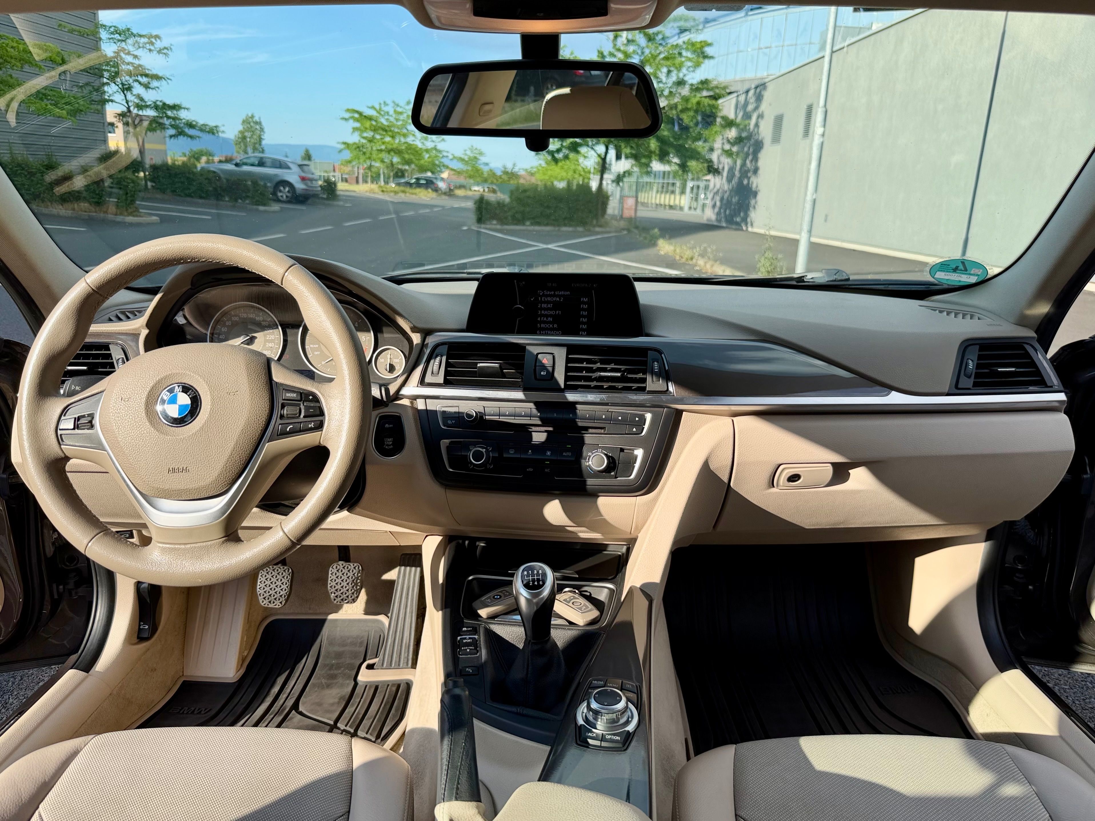 BMW Řada 3, BMW Řada 3 Touring Modern Line - fotka 5