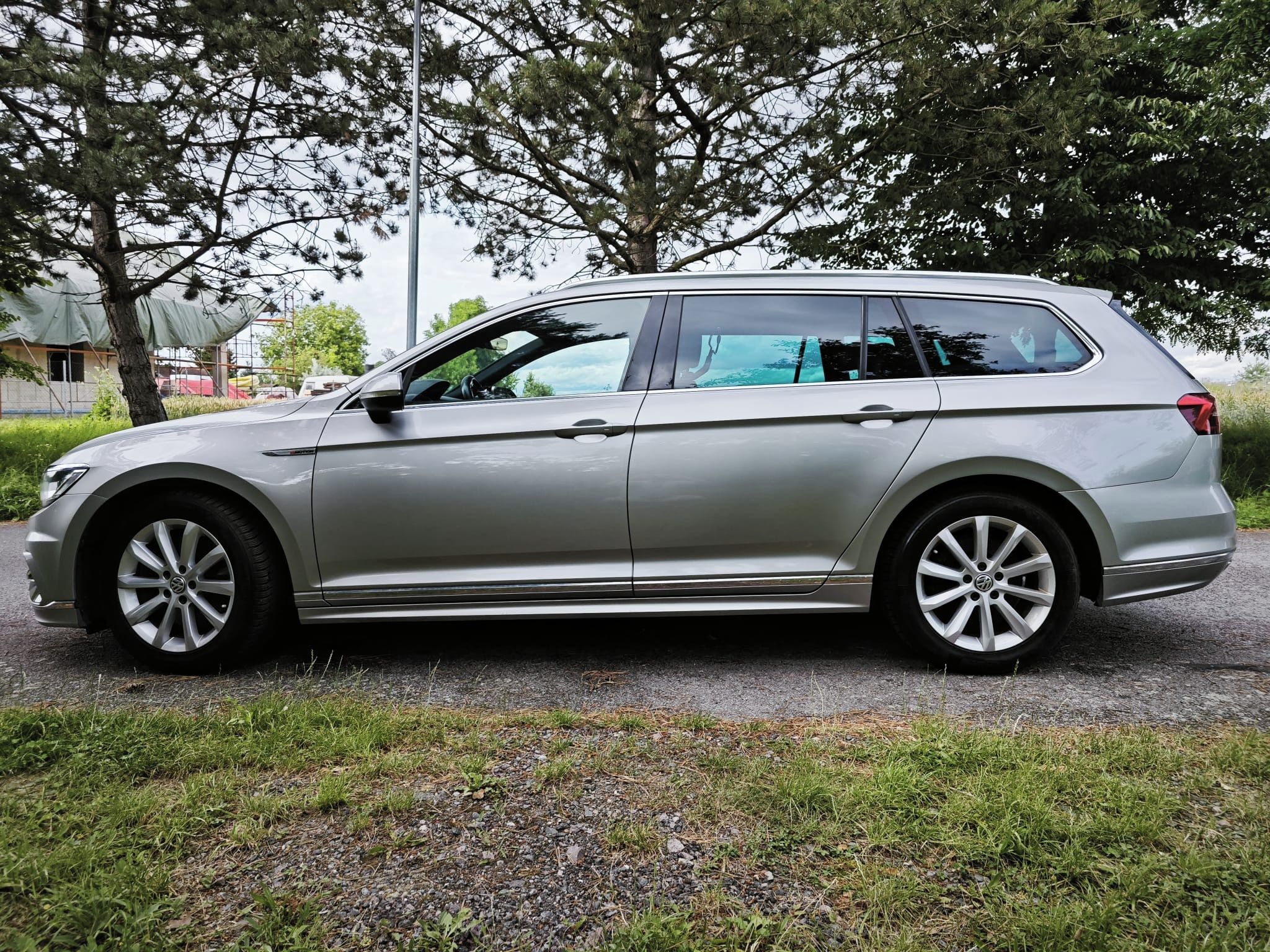 Volkswagen Passat, R-Line 2.0 BiTDI 176 kW DSG 4M - fotka 3