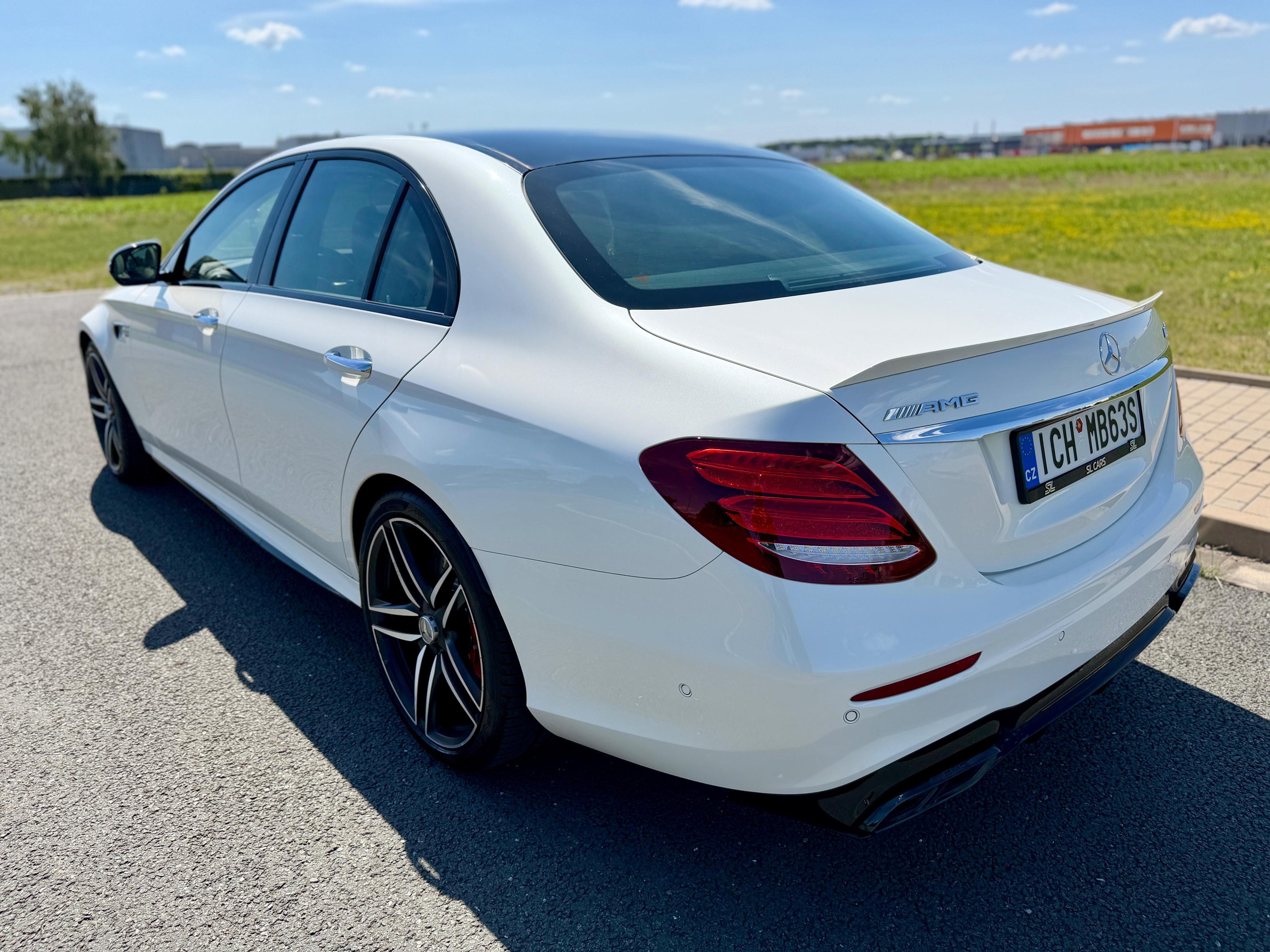 Mercedes-Benz Třídy E, 63S AMG 4M+ ČR DPH BURMESTER - fotka 3