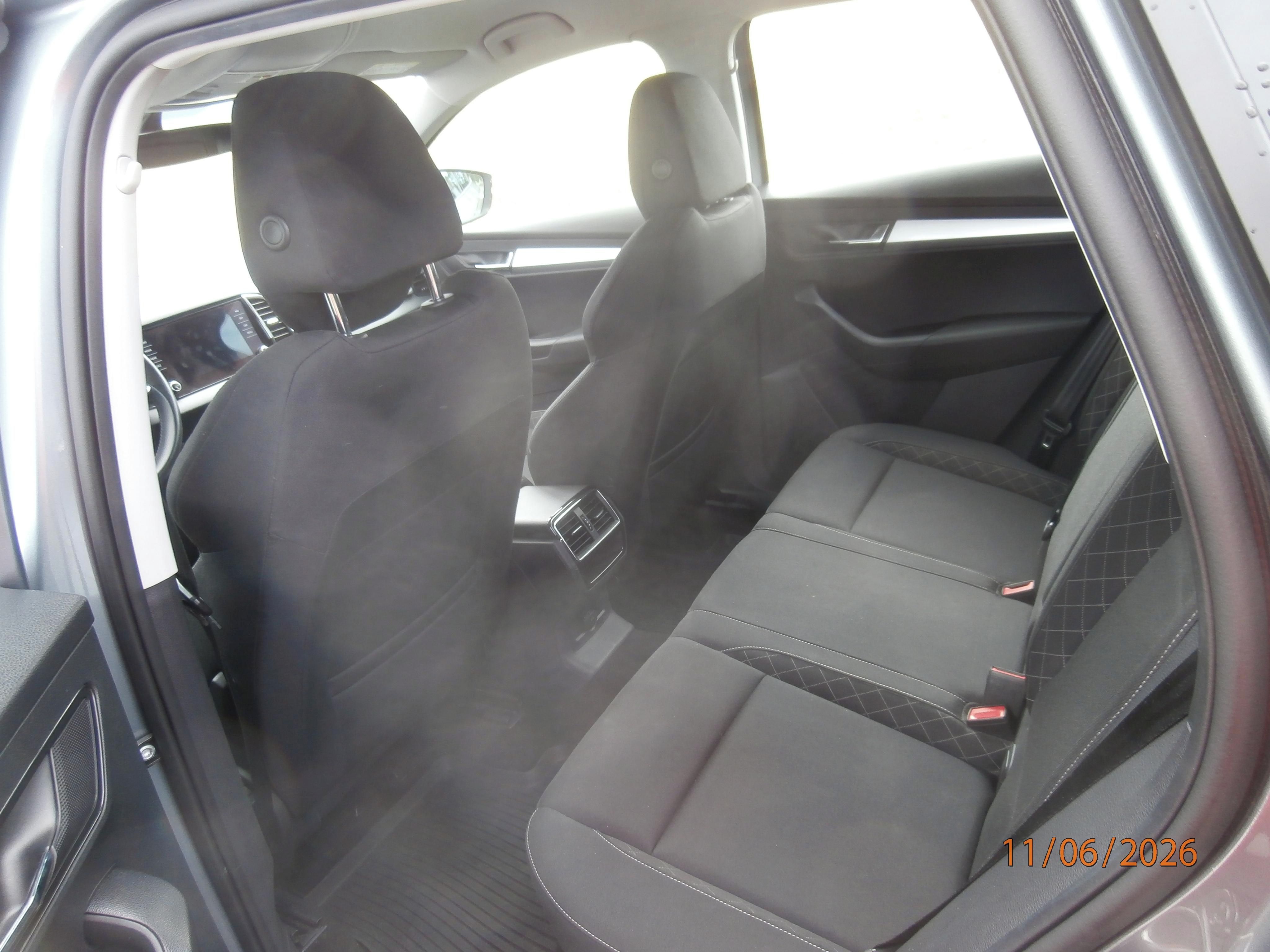 Škoda Karoq, 2.0TDI SERVISOVÁNO - fotka 3