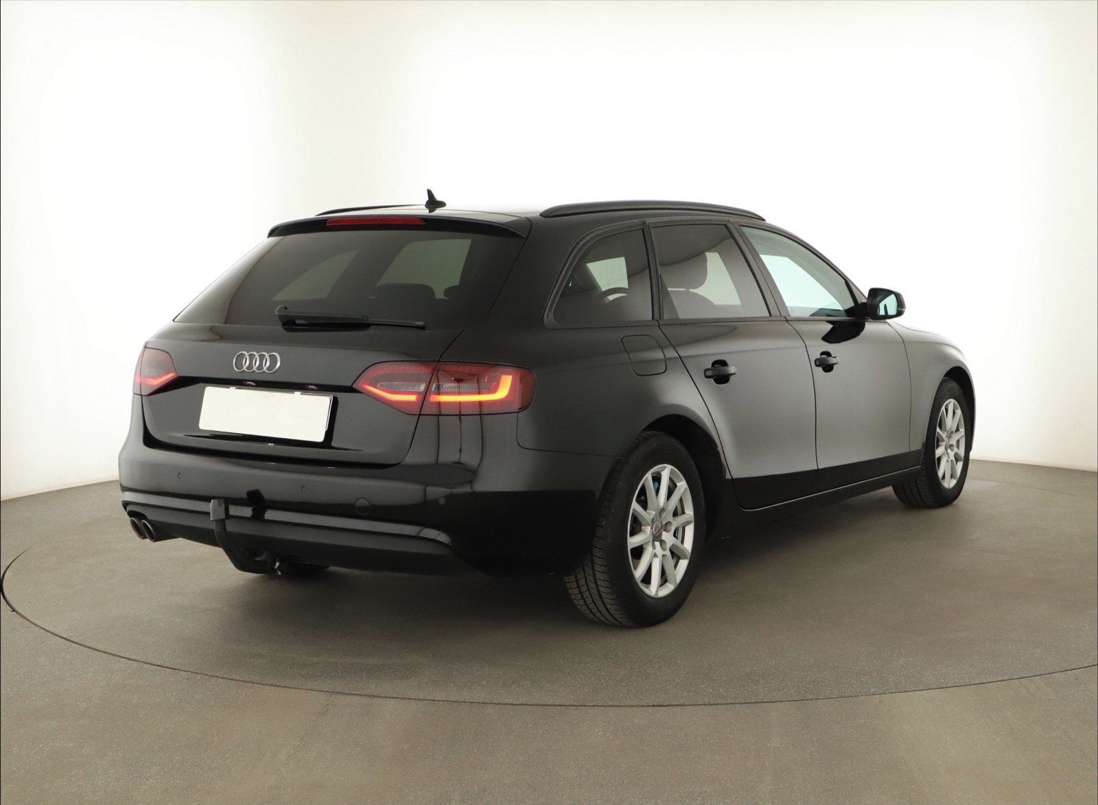 Audi A4, 2.0 TDI, Automat, Navi - fotka 5