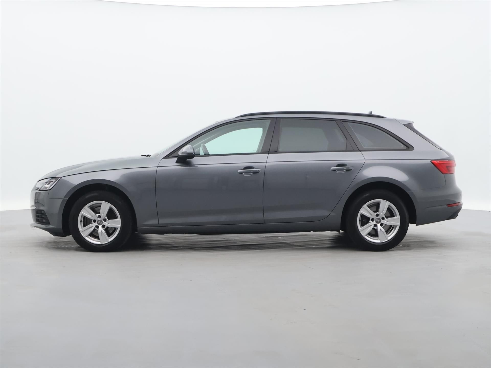 Audi A4 Avant, 2,0 TDI 110kW Stronic LED - fotka 4
