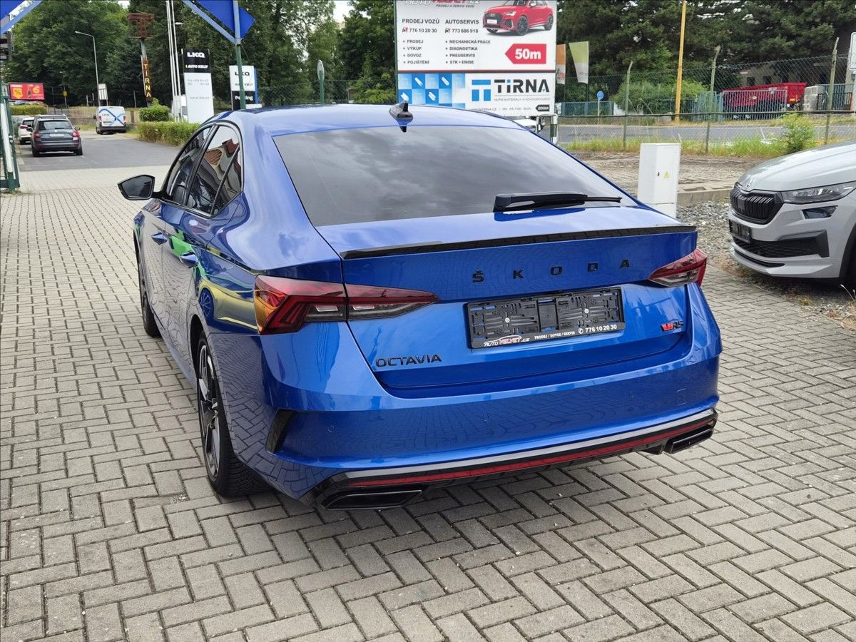 Škoda Octavia, 2,0 TSi DSG RS *MATRIX*WEBASTO - fotka 2