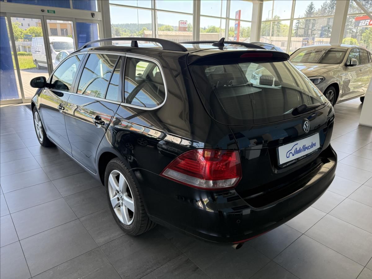 Volkswagen Golf, 1,6   77kW,2.MAJITEL - fotka 4