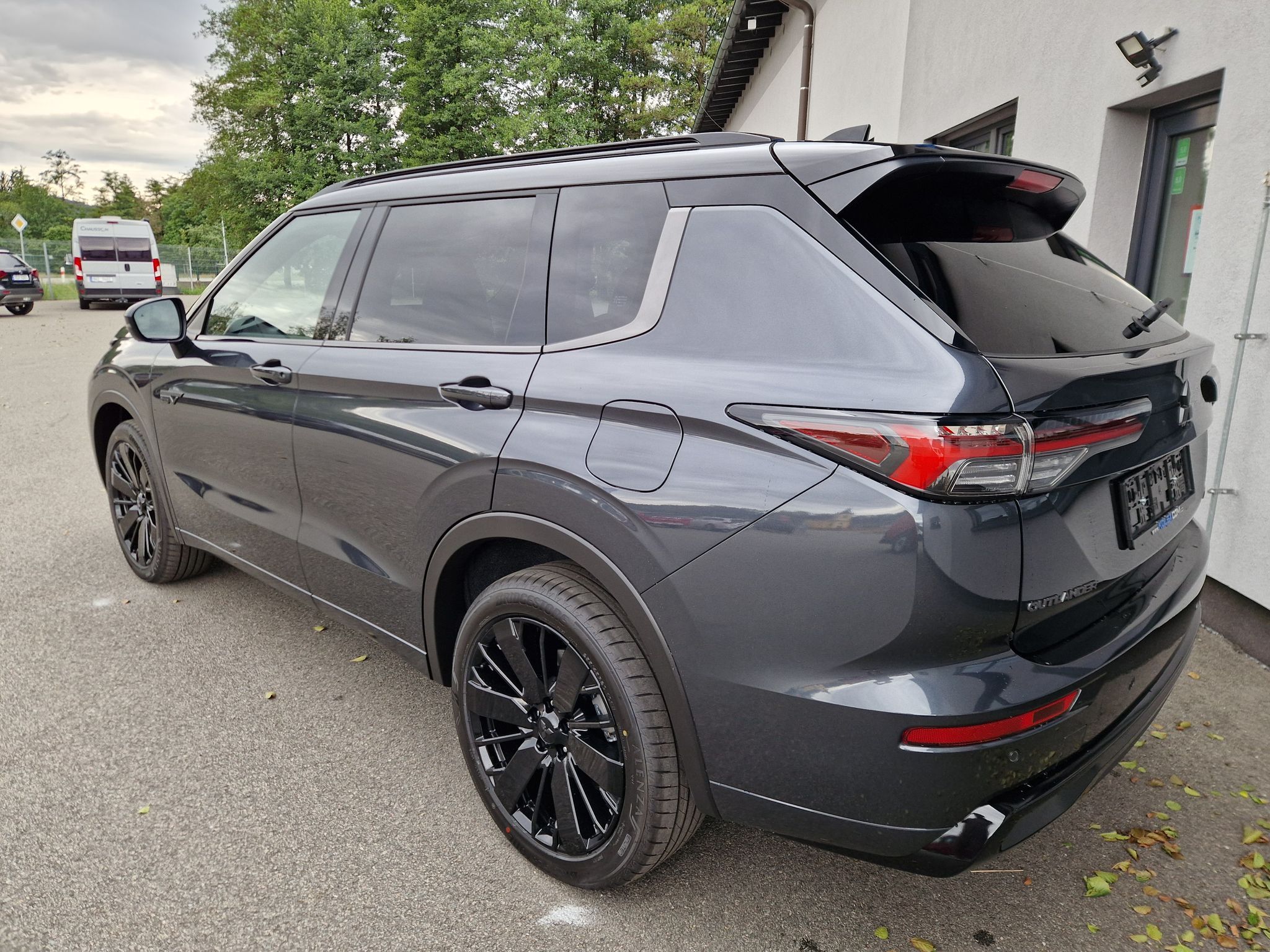 Mitsubishi Outlander, 2.4 PHEV 4x4 Back Edition,nový - fotka 3