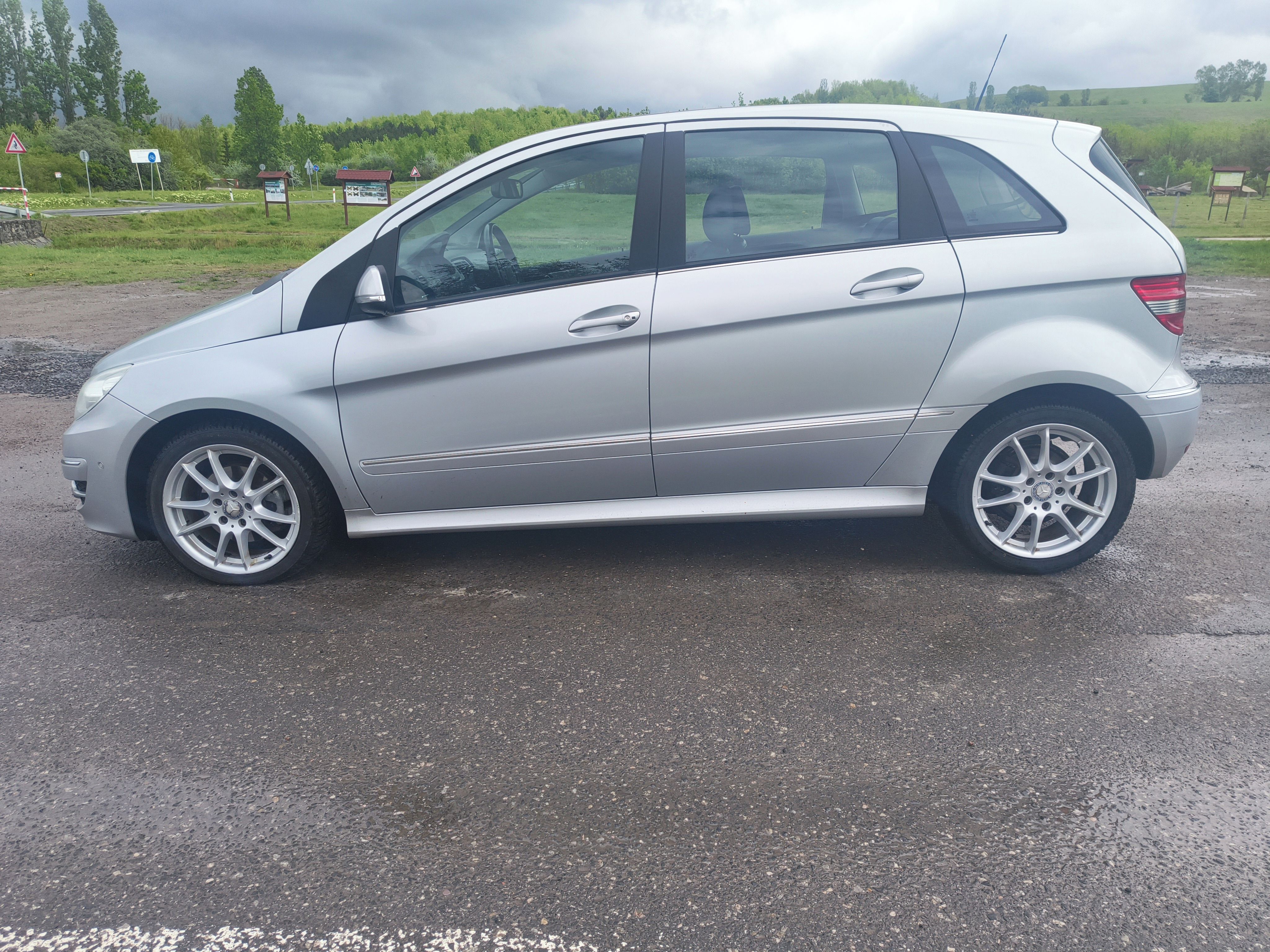 Mercedes-Benz Třídy B, B200 aut. benzín W245 facelift - fotka 2