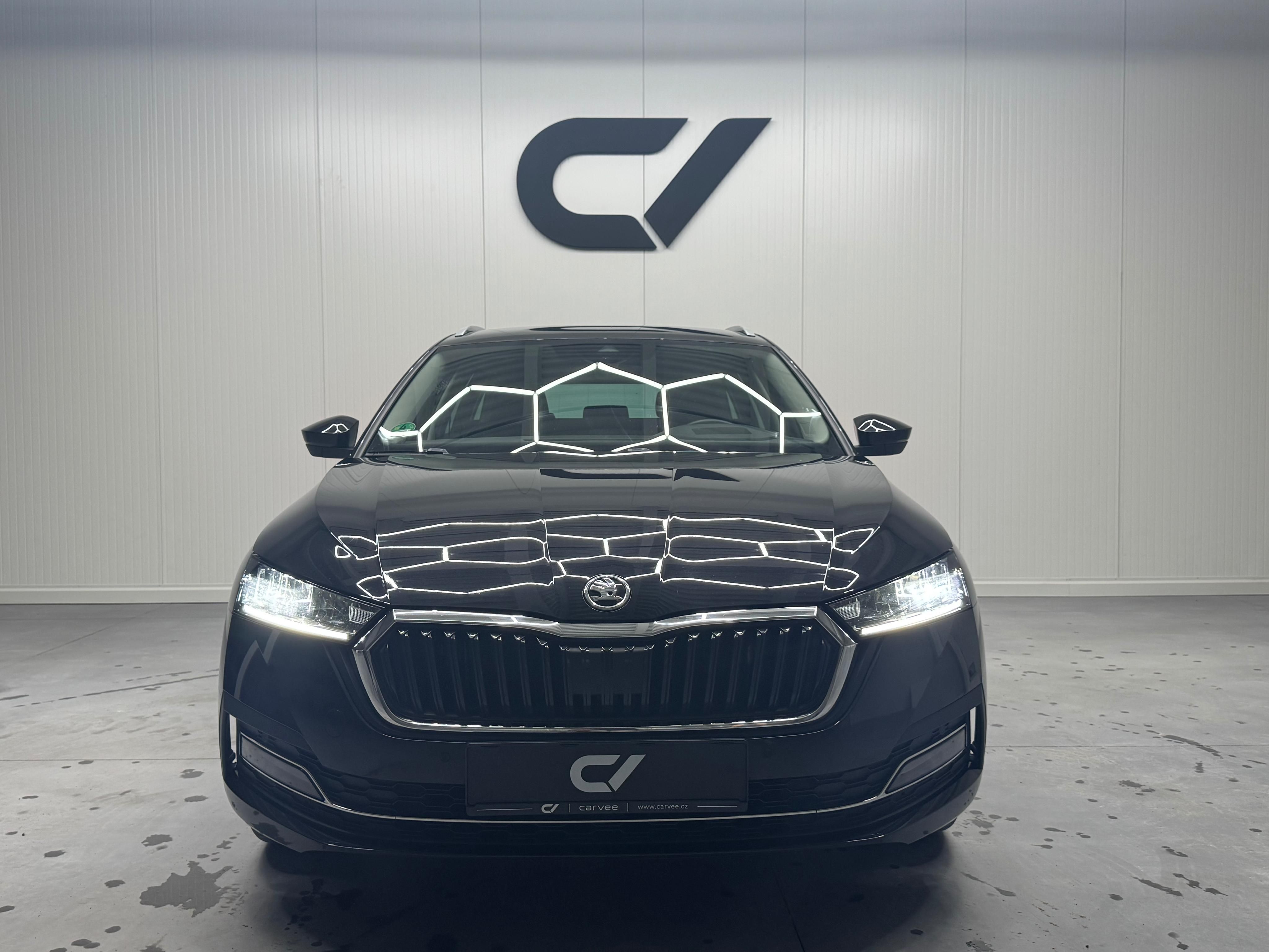 Škoda Octavia, 2.0 TDI Style HEAD UP - fotka 6