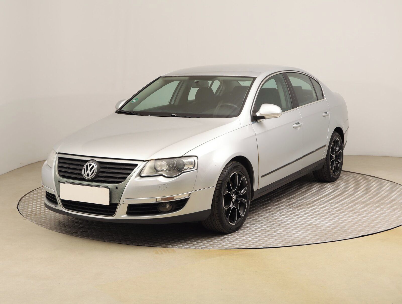 Volkswagen Passat, 2.0 TDI, Business, po STK - fotka 2