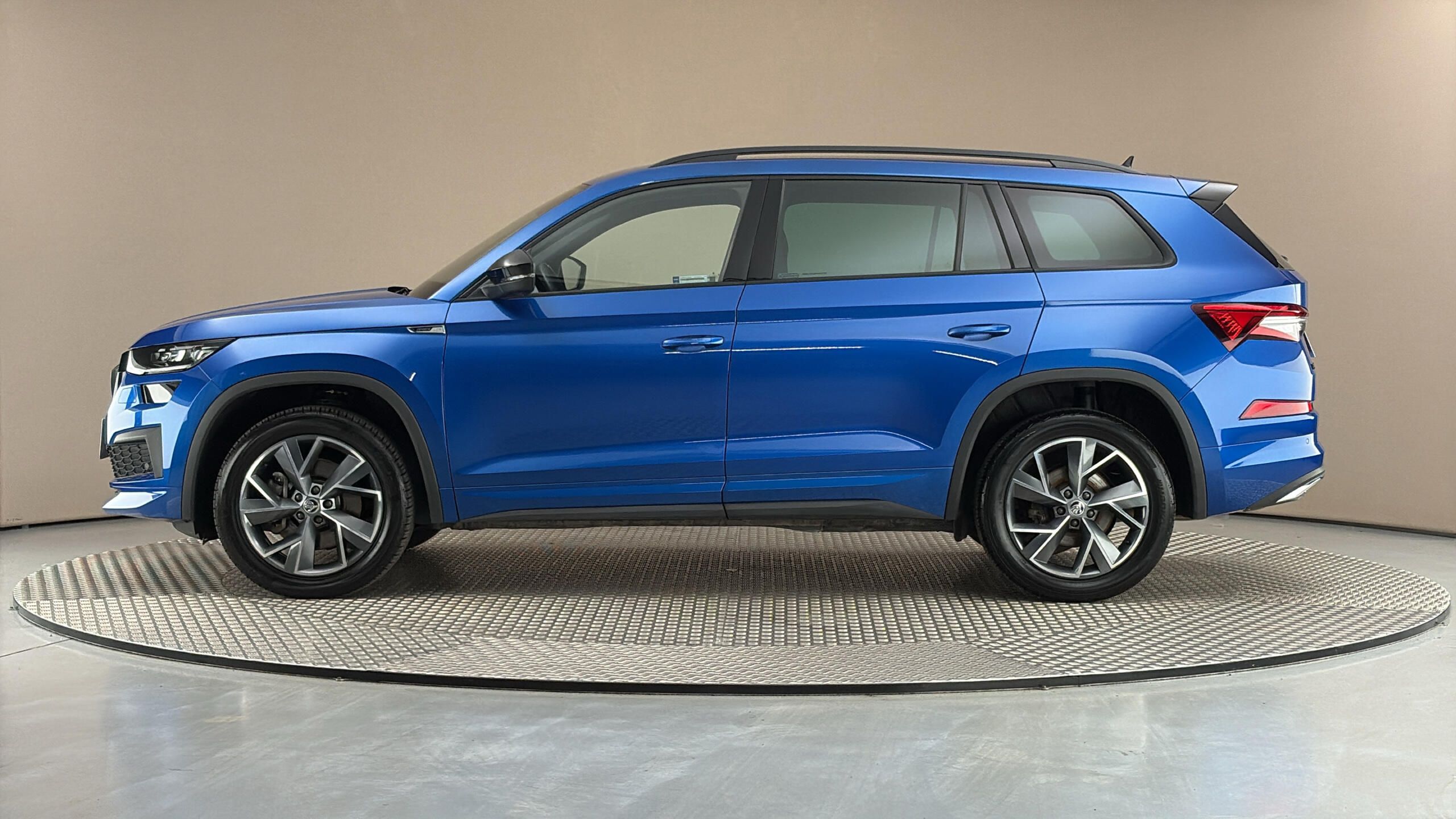 Škoda Kodiaq, 2.0 TDI DSG 4x4 Sportline - fotka 4