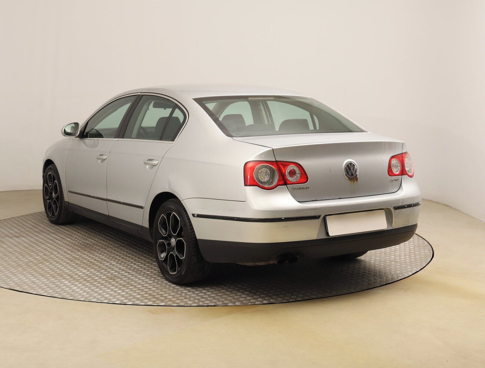 Volkswagen Passat, 2.0 TDI, Business, po STK - fotka 4