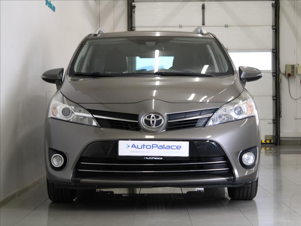 Toyota Verso, 1,8 VVT-i 108kW 2.maj.ČR - fotka 2