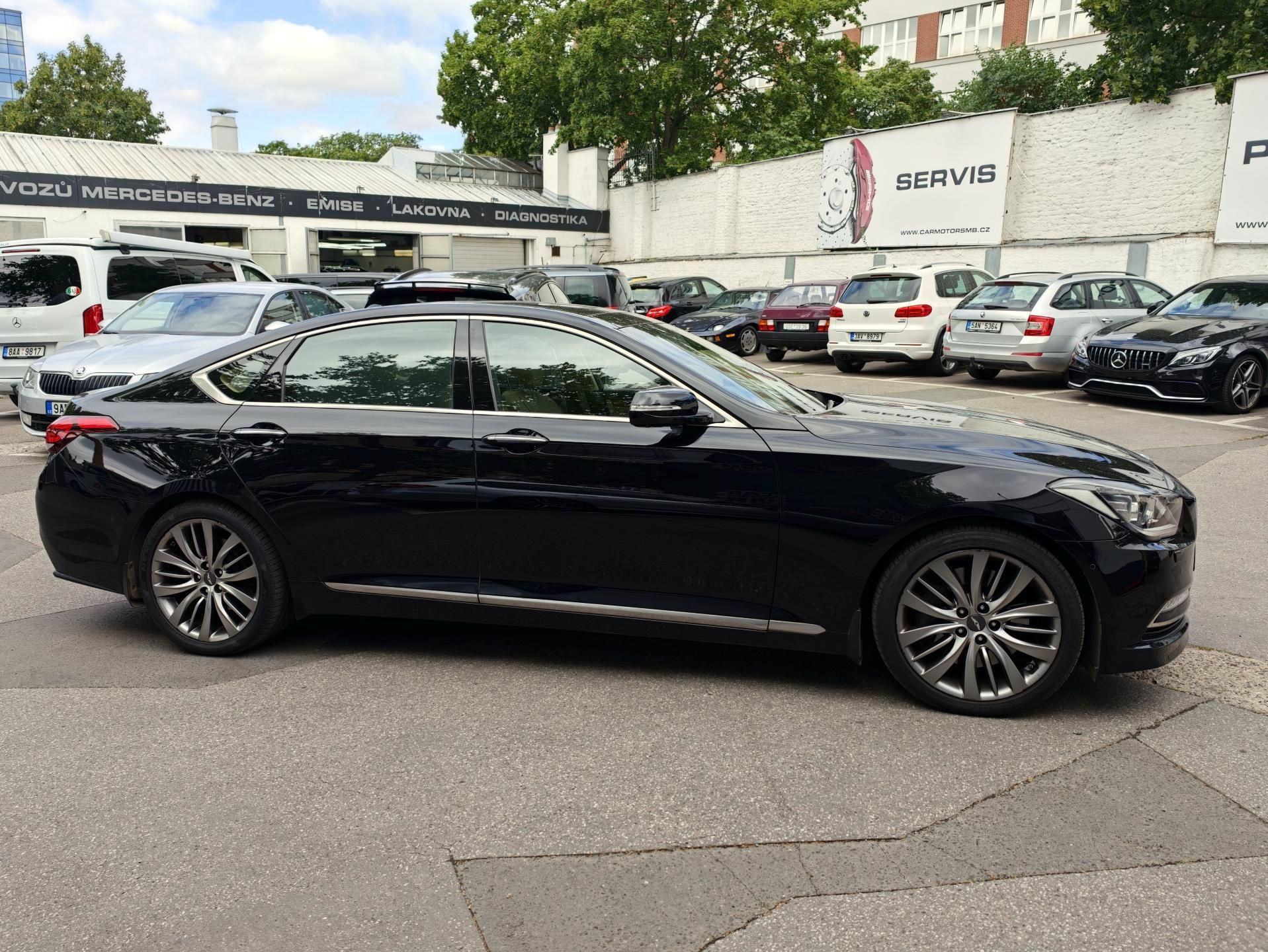 Hyundai Genesis, V6 GDi 3,8 HTrac CZ,1 maj - fotka 5