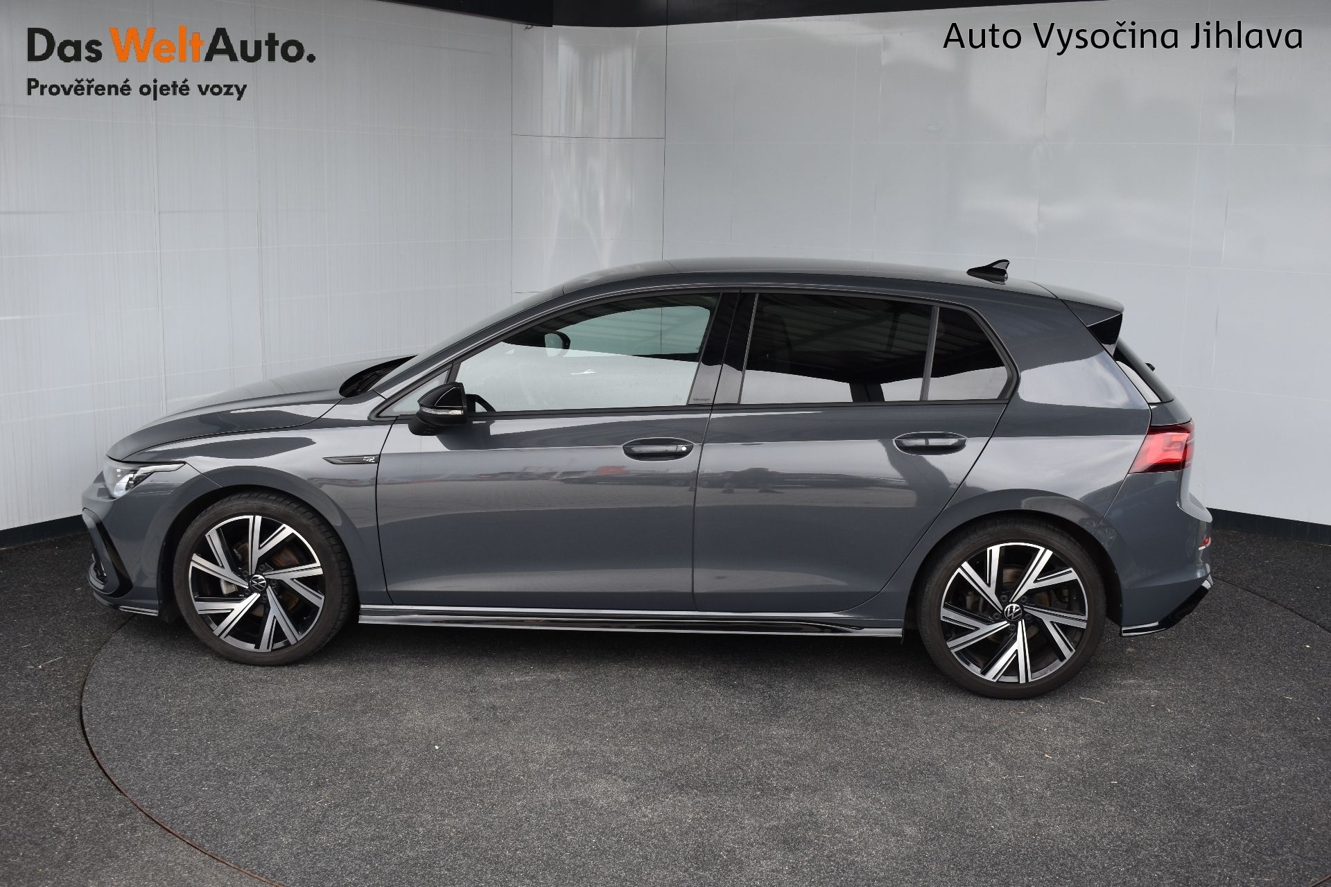 Volkswagen Golf, 1.5TSI 110kW R-Line, Manuál - fotka 3