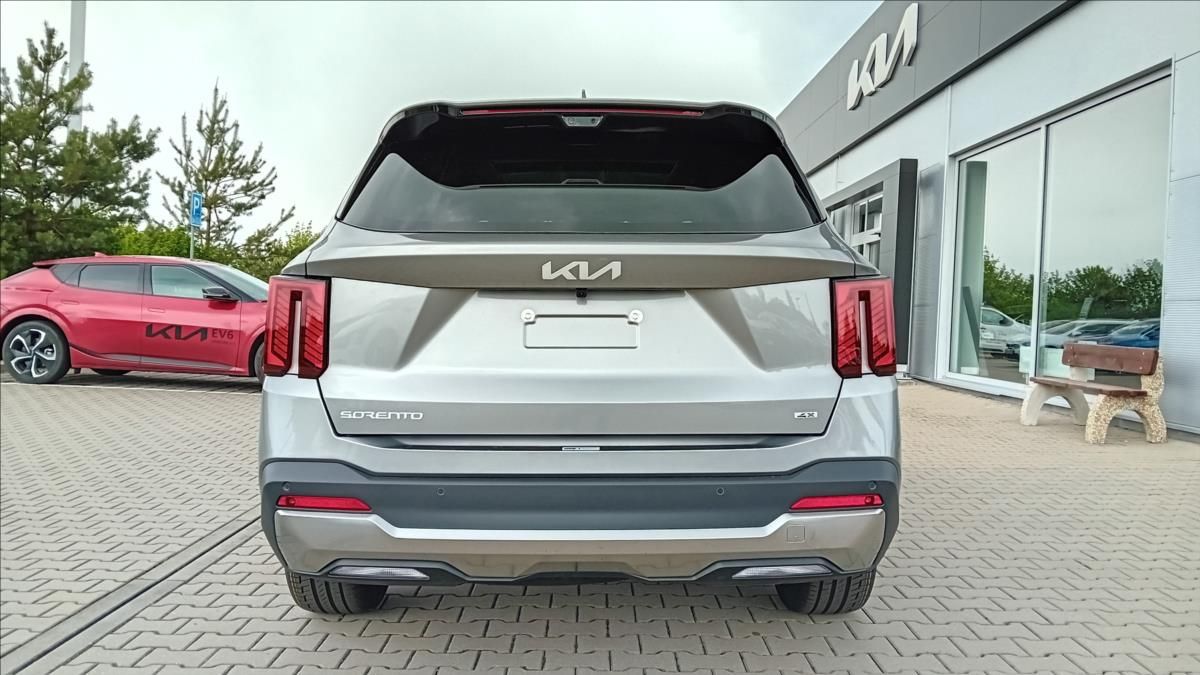 Kia Sorento, 2,2 CRDi SCR 4x4 8DCT TOP 7P - fotka 5