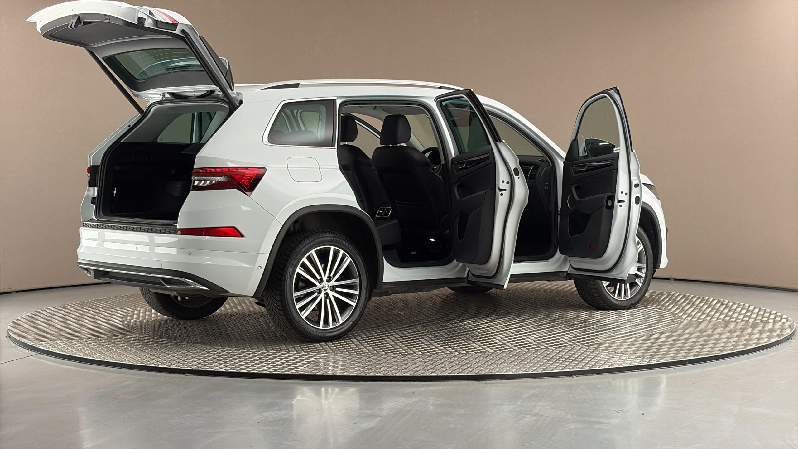 Škoda Kodiaq, 2.0 TDI DSG 4x4 L&K - fotka 6