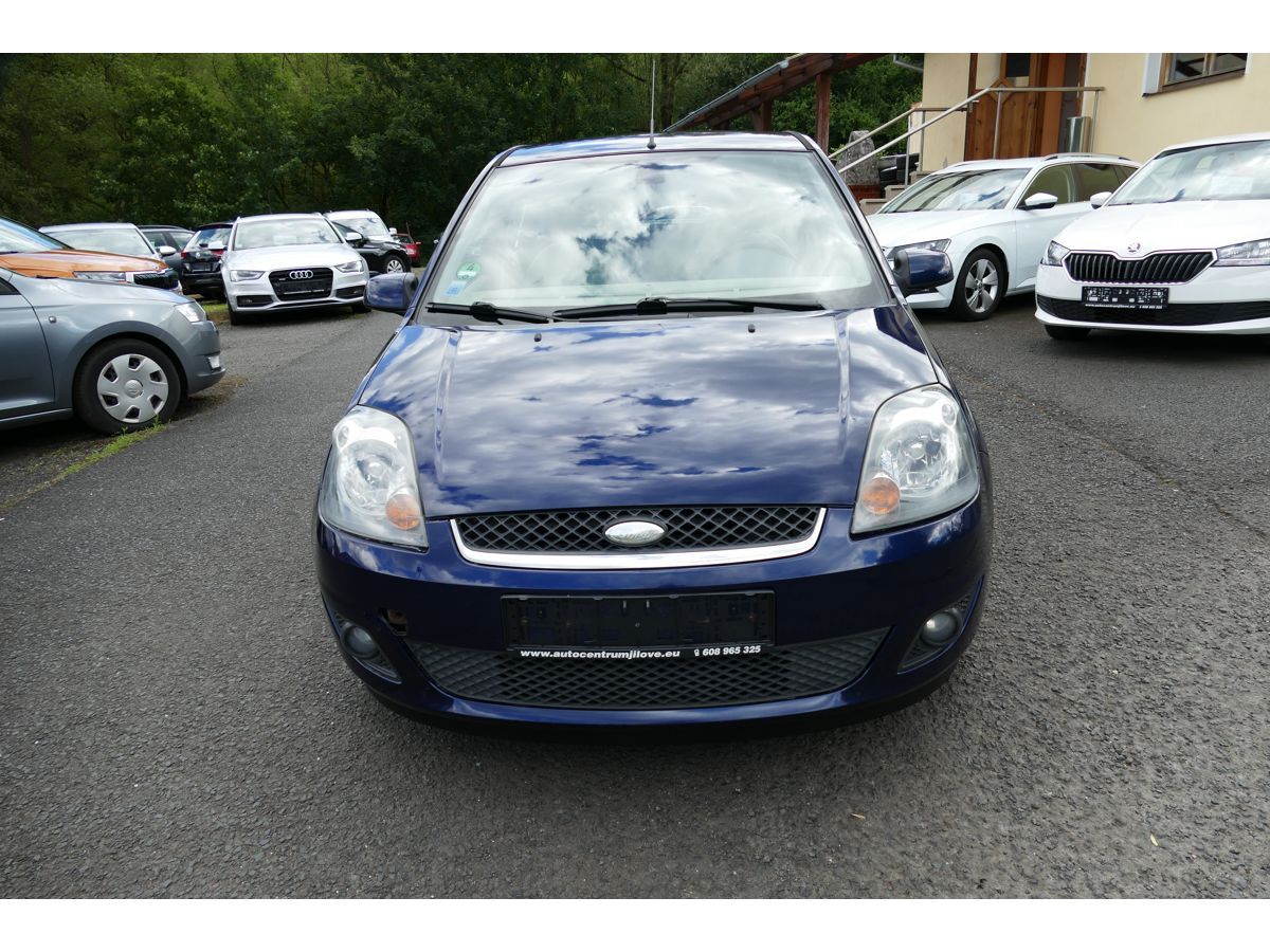 Ford Fiesta, 1,6 74KW KLIMA - fotka 2