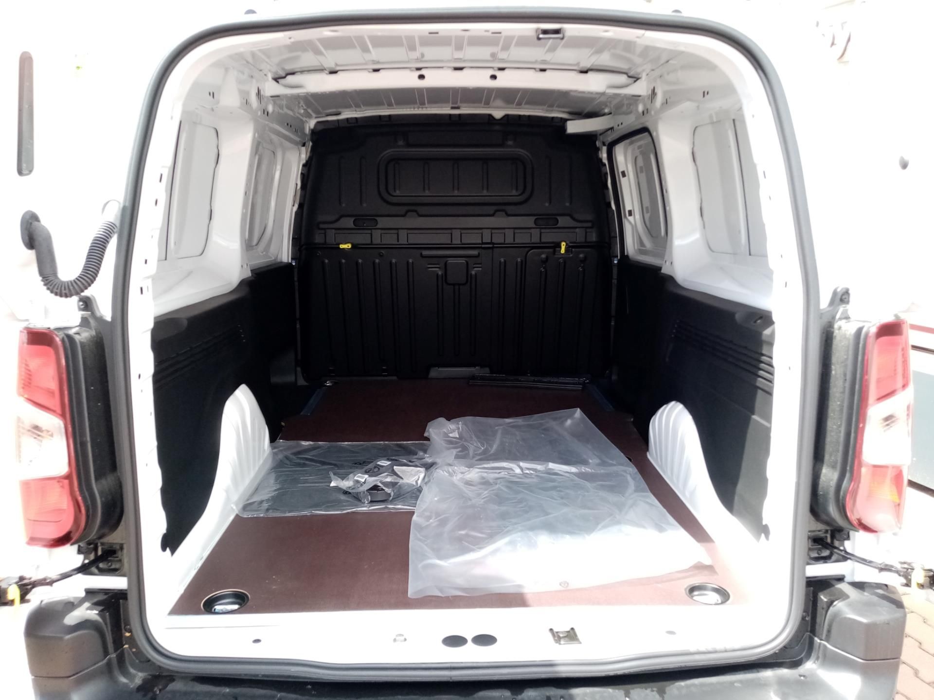 Toyota Proace City, 1.5D 6MT LWB Active SmartCargo - fotka 6