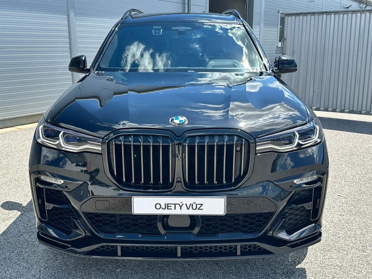 BMW X7, M50i - fotka 6