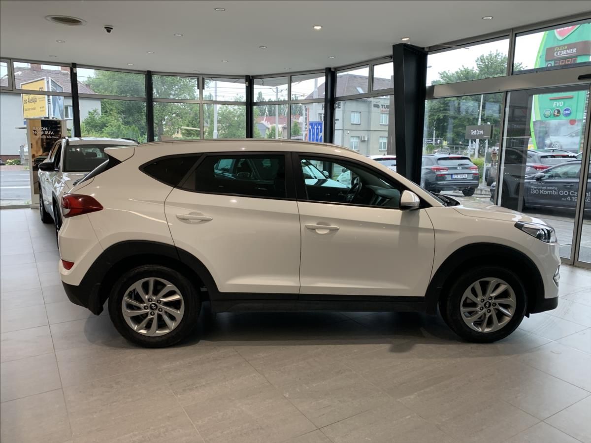 Hyundai Tucson, 1,7 CRDI 85 kW MT 4x2 Trikolor - fotka 4