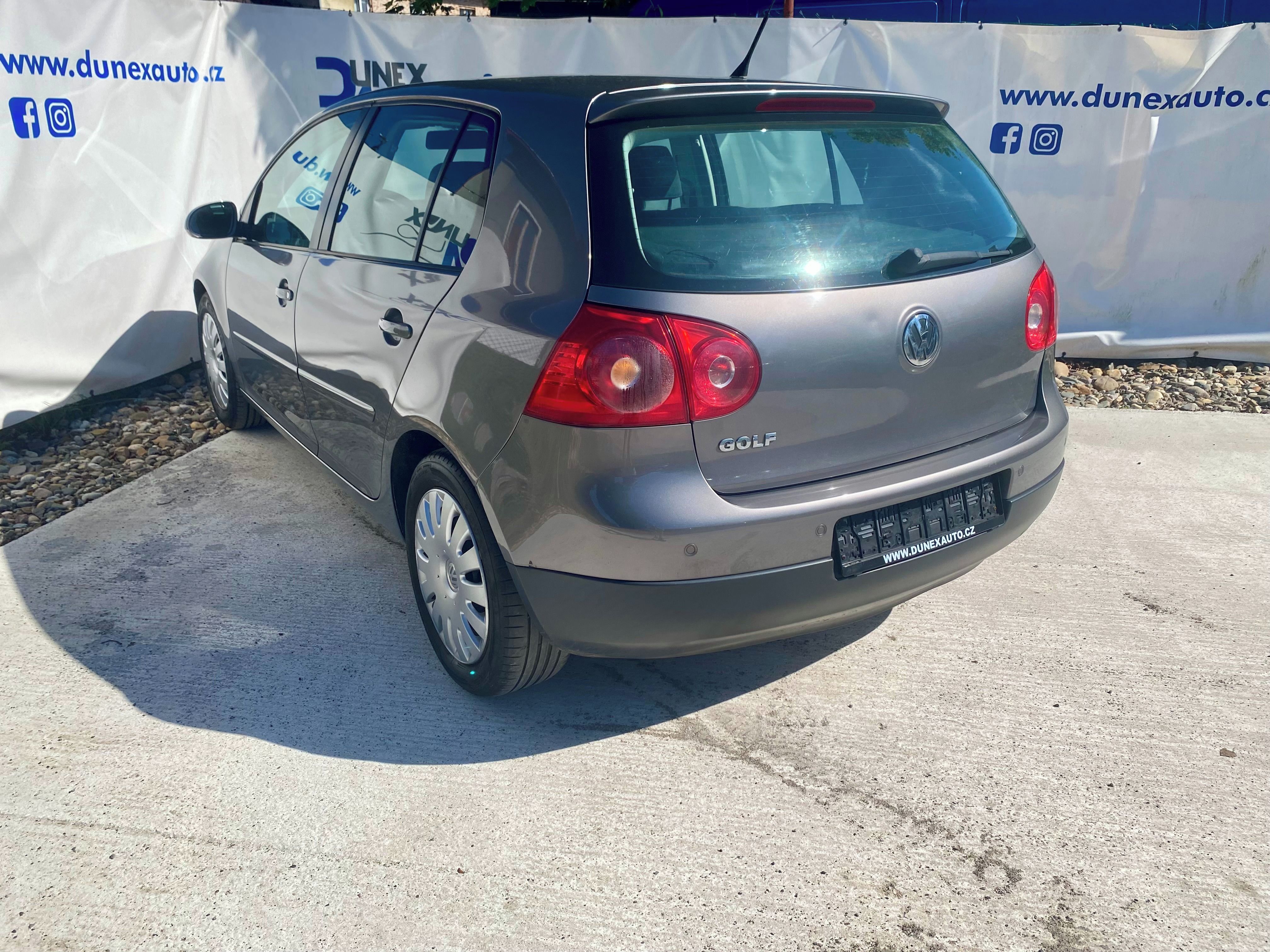 Volkswagen Golf, 1.6 , 75 kW, SENZORY, DVĚ SADY - fotka 4