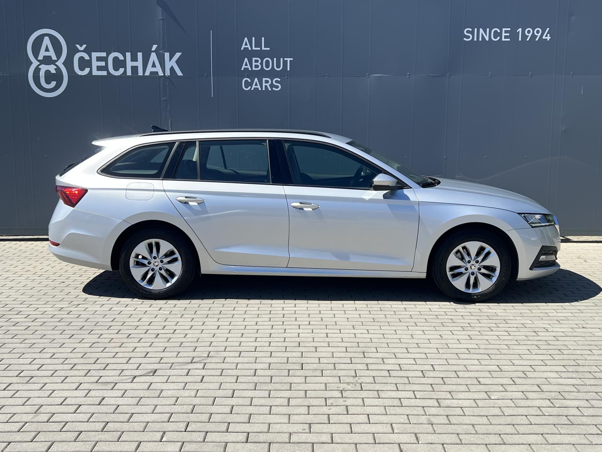 Škoda Octavia, AMBITION 4x4 DSG - fotka 4