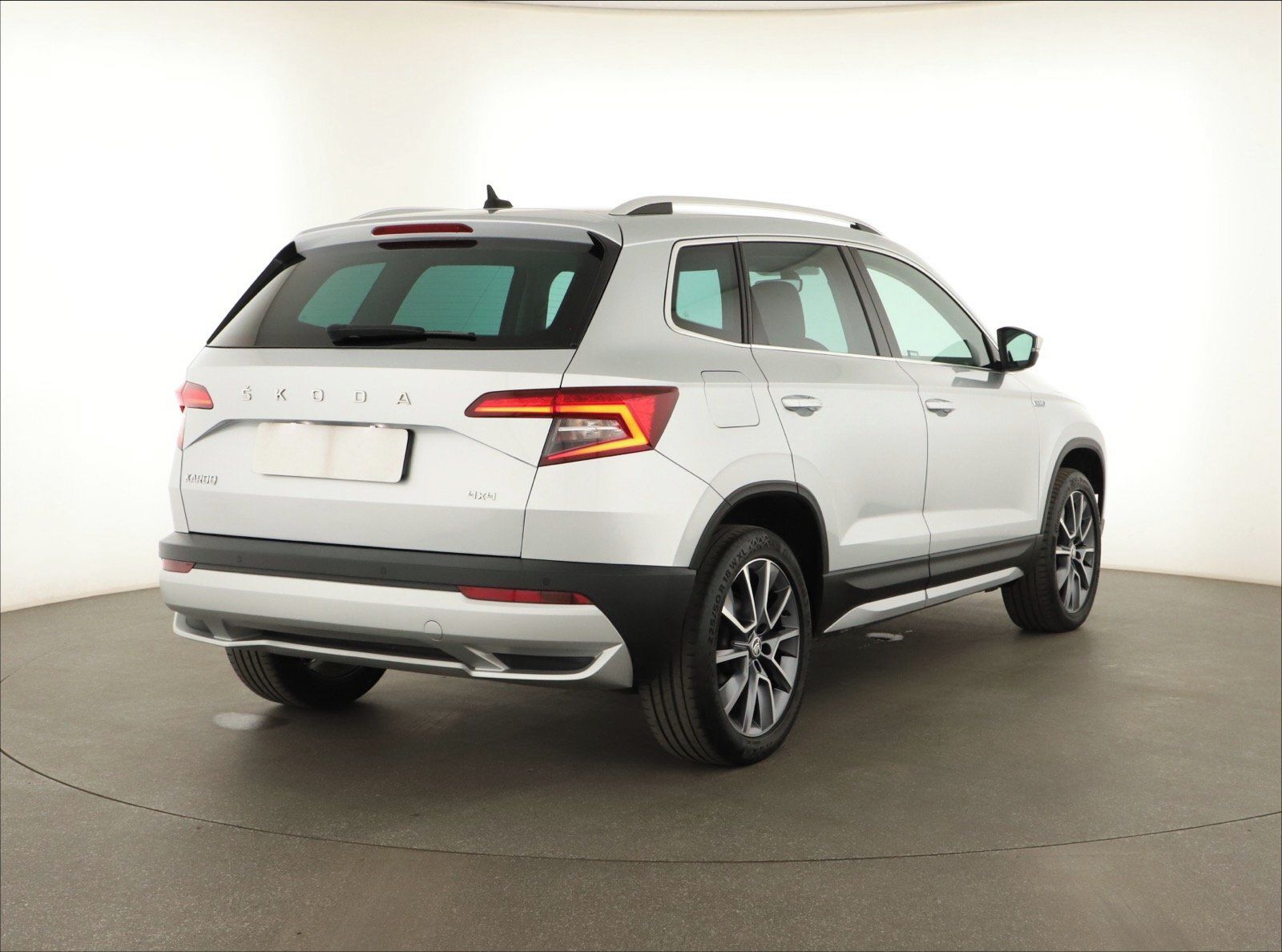 Škoda Karoq, 2.0 TDI, Scout, 4X4, Automat - fotka 5