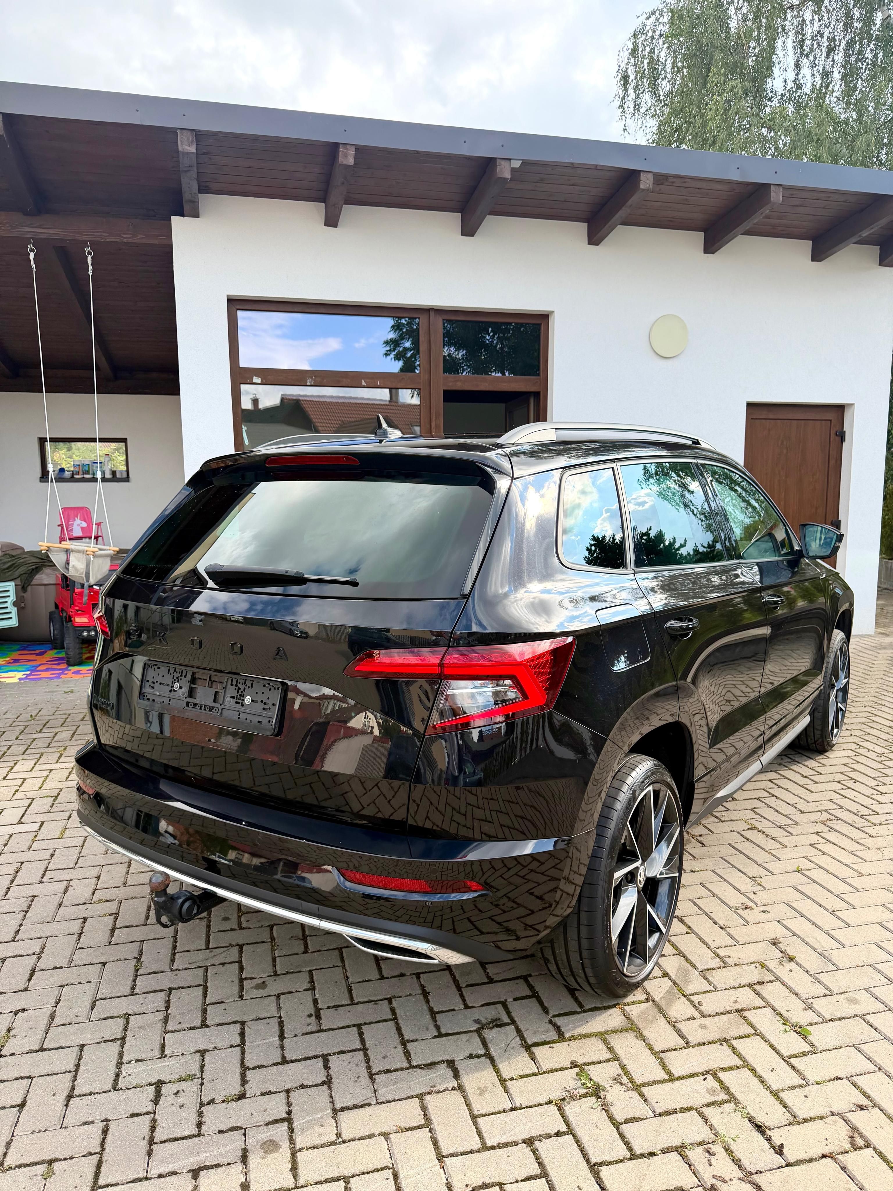 Škoda Karoq, 2022 Sport Line 1.5 TSI DSG - fotka 5