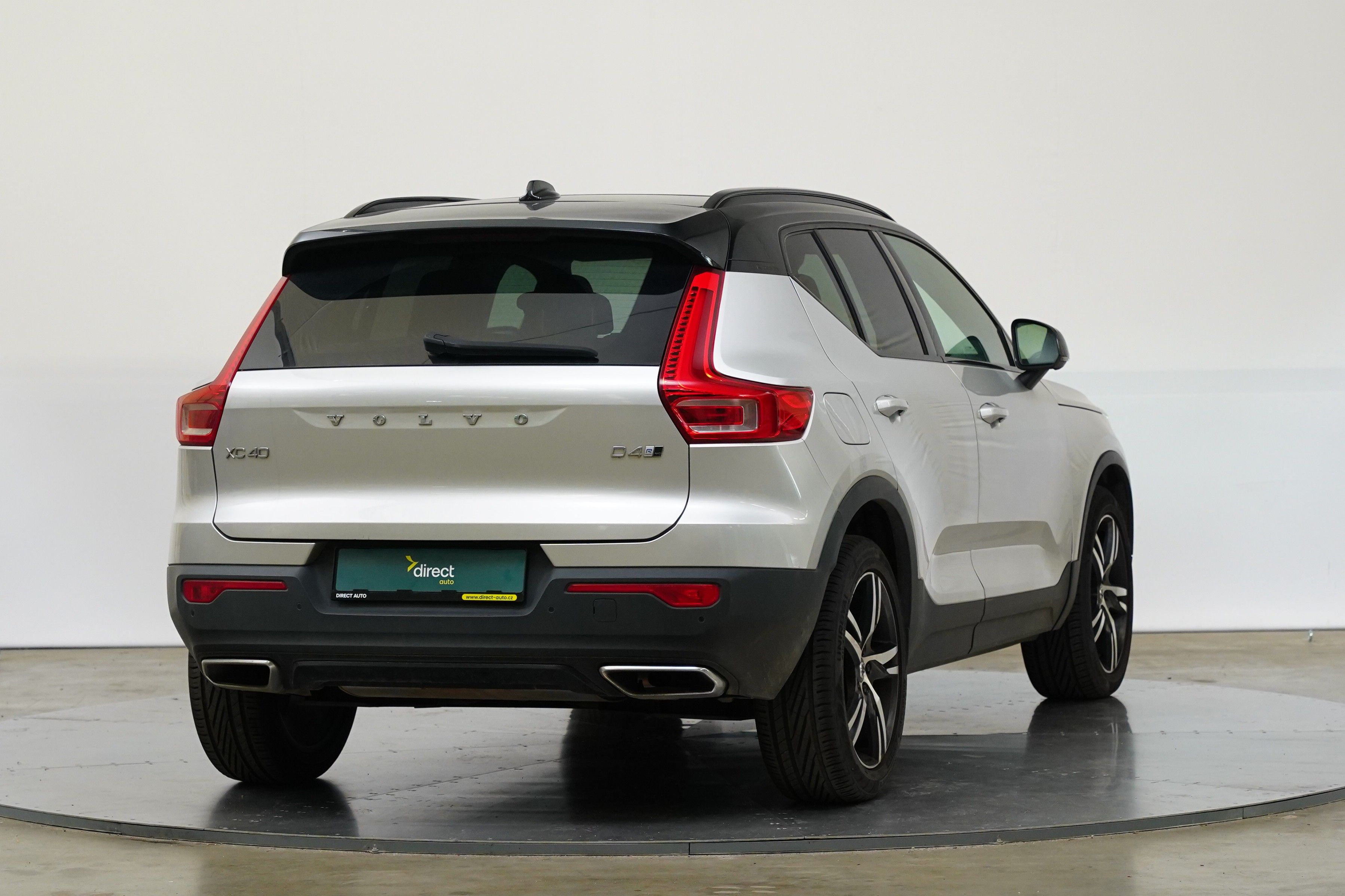 Volvo XC40, 2.0 D4 140 kW AWD R-Design - fotka 2