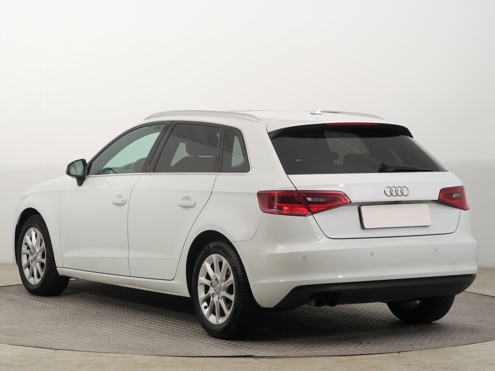 Audi A3, 1.4 TFSI, Automat, Navi - fotka 4