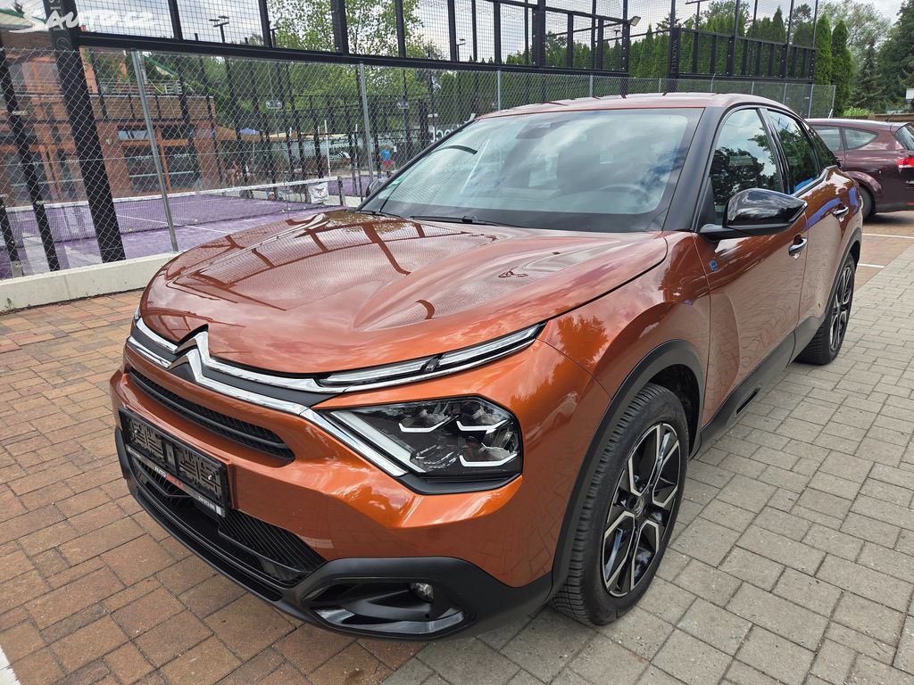 Citroën C4, FEEL 100kw, NEZÁVISLÉ TOPENÍ