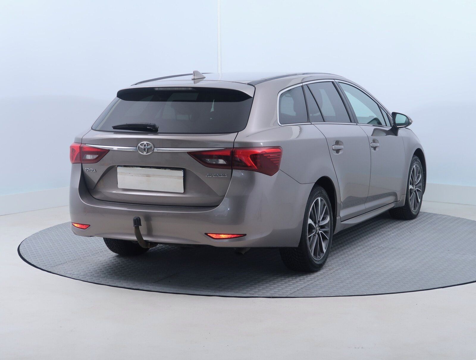 Toyota Avensis, 1.6 D-4D, Automatická klima - fotka 5