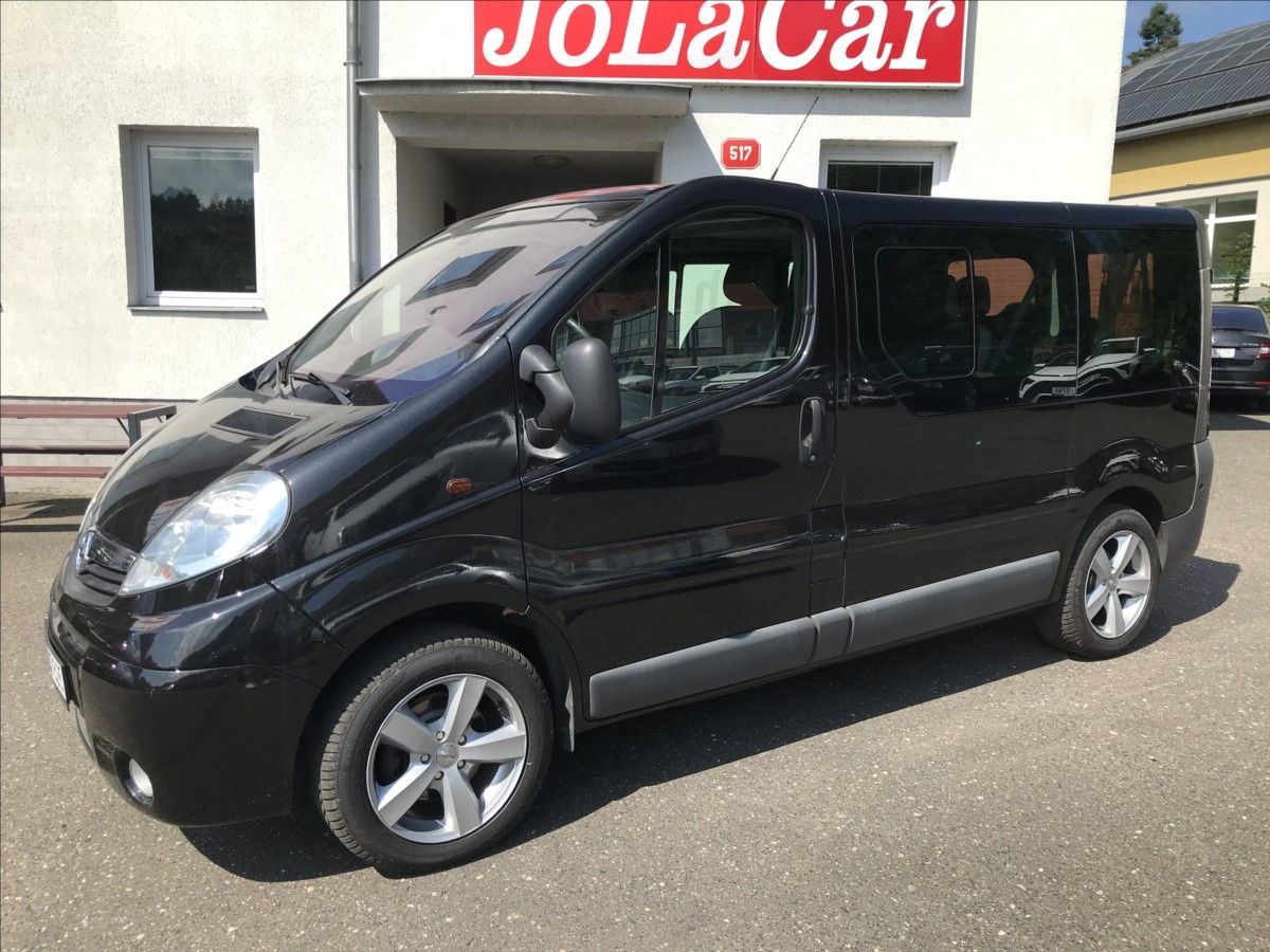 Opel Vivaro, 2,5 CDTi 107kW 8míst - fotka 3