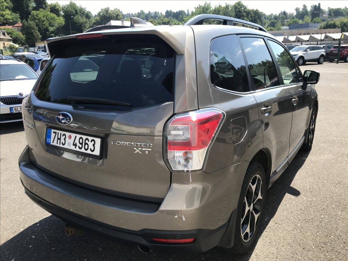 Subaru Forester, 2,0 XT 186kW Automat 4x4 - fotka 5