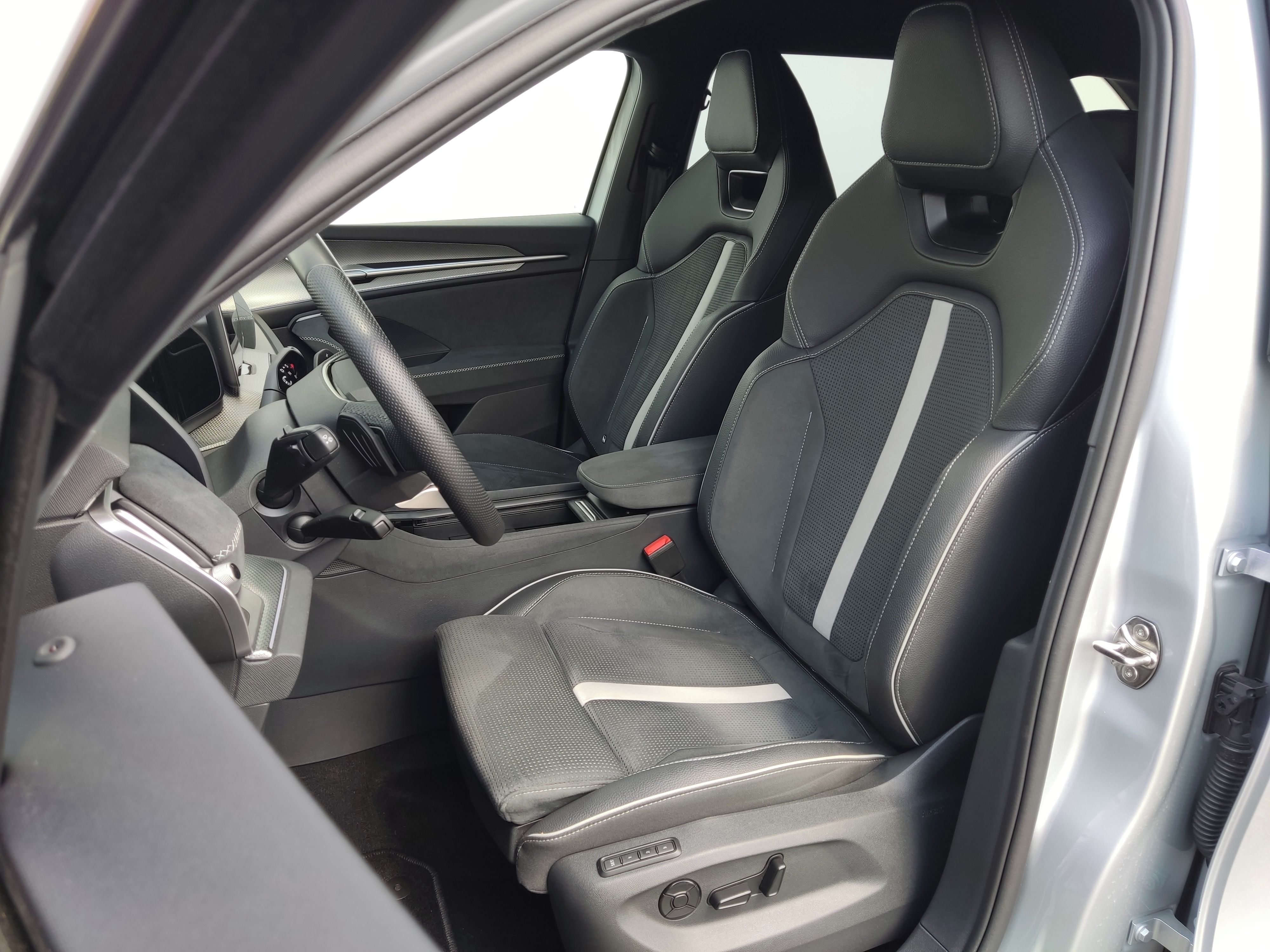 Škoda Kodiaq, 2.0 TDI DSG 4x4 Sportline - fotka 6