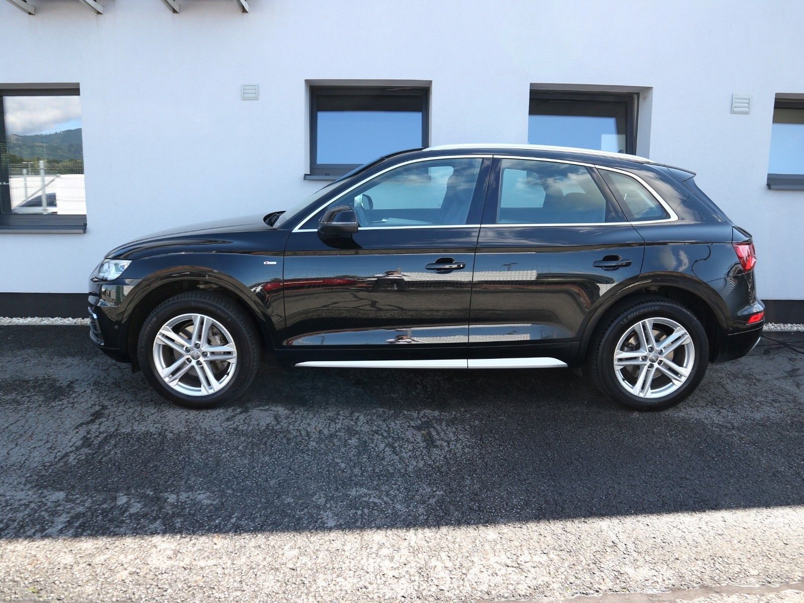 Audi Q5, 2.0 TDI Quattro S-line - fotka 3