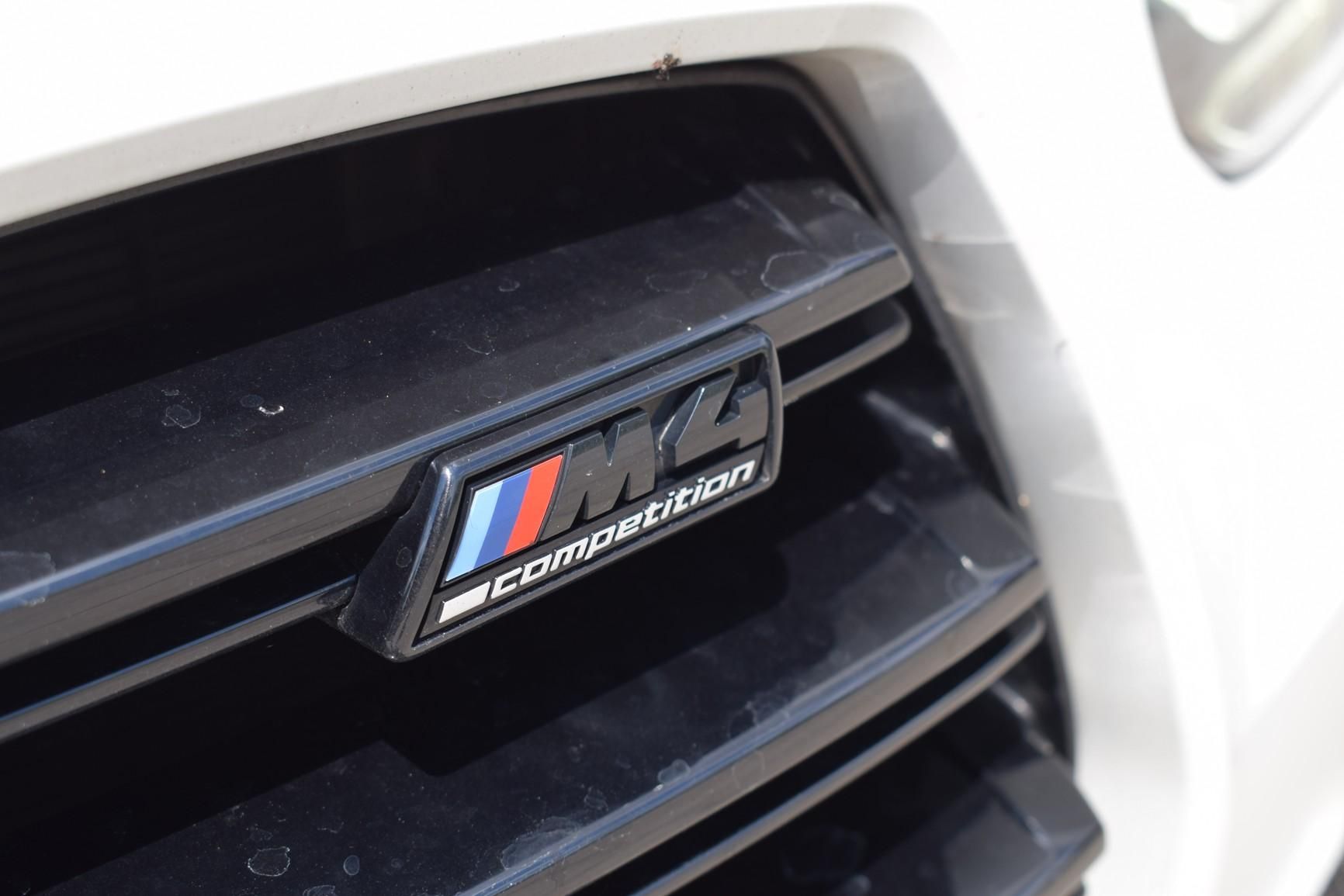 BMW M4, Competition/Carbon/MatBílá - fotka 6